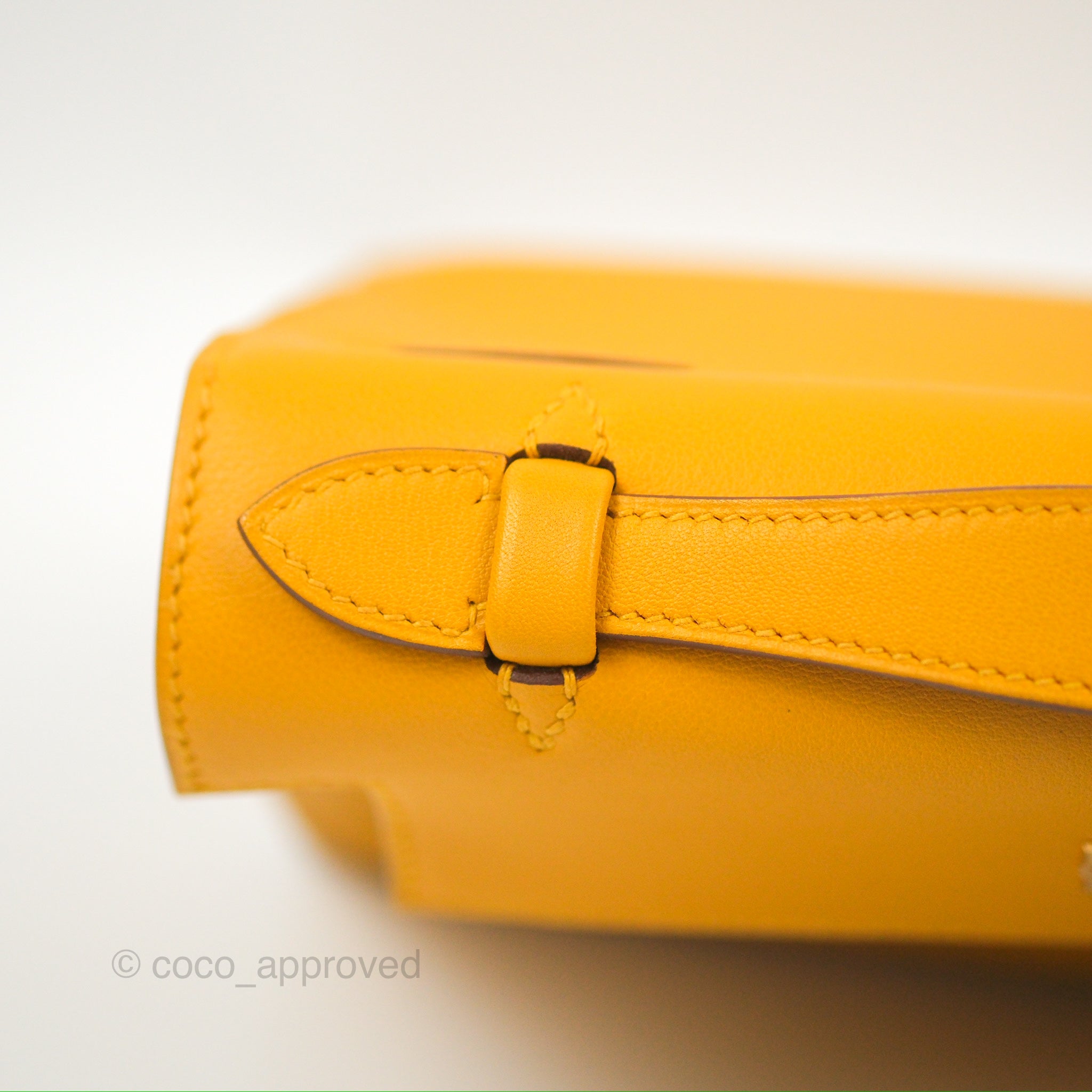 Hermès Kelly Mini Pochette Bag in Jaune Ambre Swift Leather with Gold Hardware - Luxury Crossbody Clutch for Women, Perfect for Evening Parties and Special Occasions