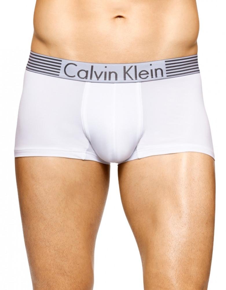 Calvin Klein Men's Iron Strength Micro Low Rise Trunks - Soft & Breathable Underwear for Everyday Comfort | Gym, Work, Casual Wear
