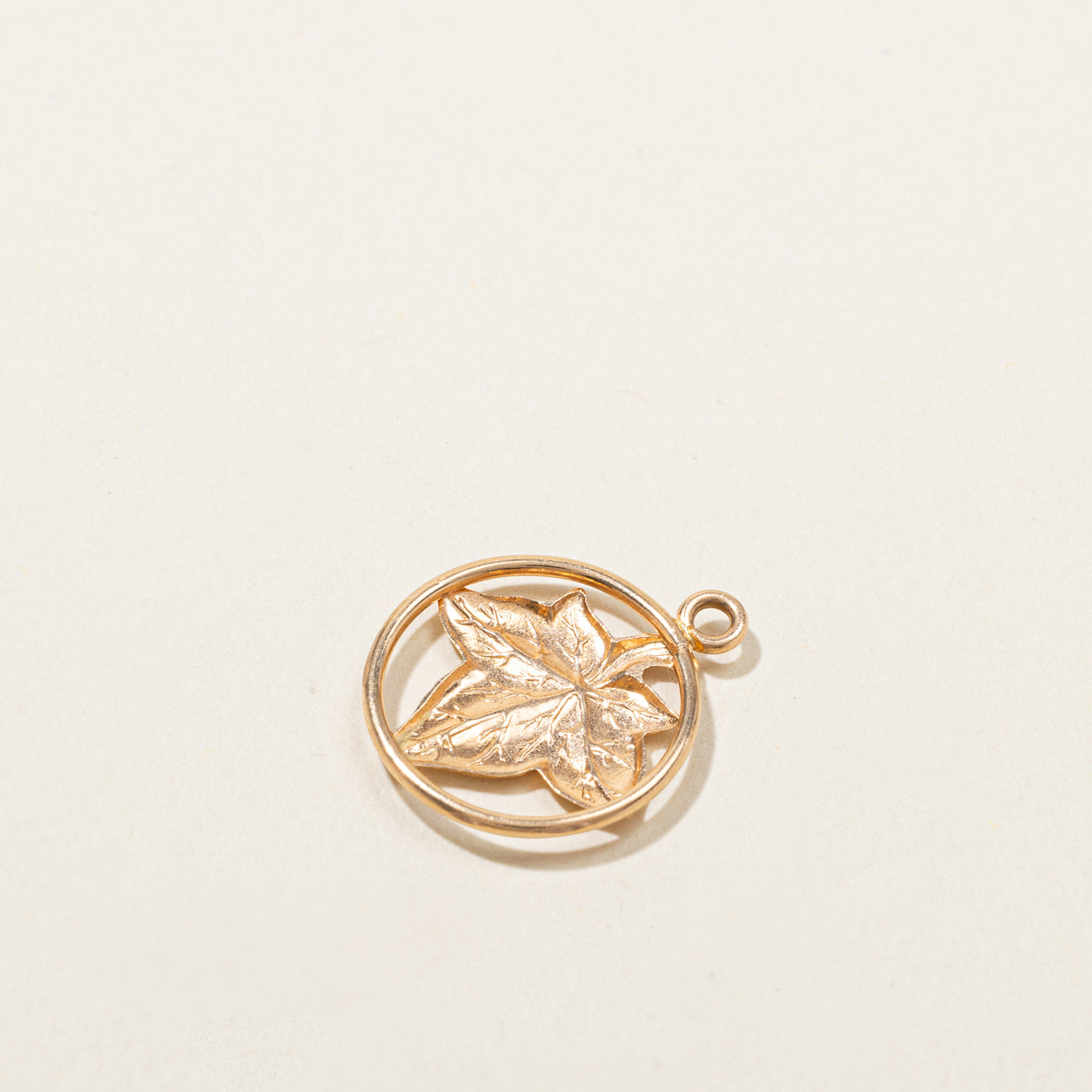 18K Gold Maple Leaf Charm Pendant - Elegant Jewelry Gift for Women, Perfect for Anniversary, Birthday & Special Occasions