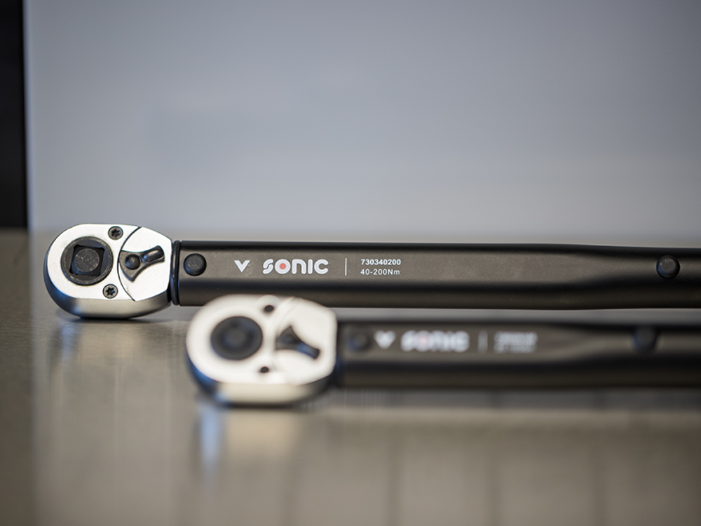 Precision Sonic Two-Way Torque Wrench Set - Adjustable Click-Type for Automotive & DIY Projects - Perfect for Lug Nuts, Bike Repairs & Mechanical Work
