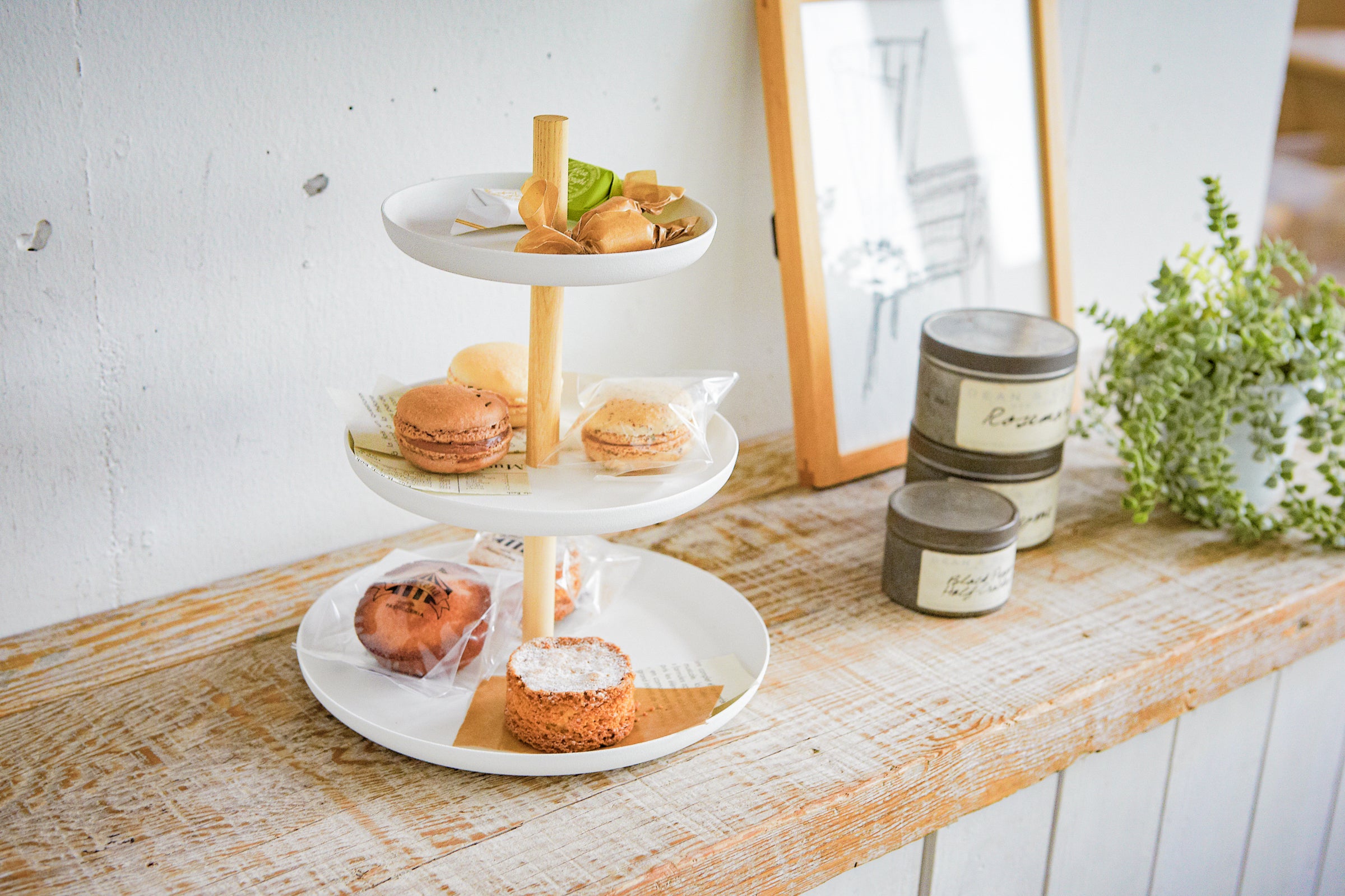 Premium Steel and Wood Serving Stand - Elegant Display for Desserts, Appetizers & Party Platters - Perfect for Dining, Entertaining & Home Decor