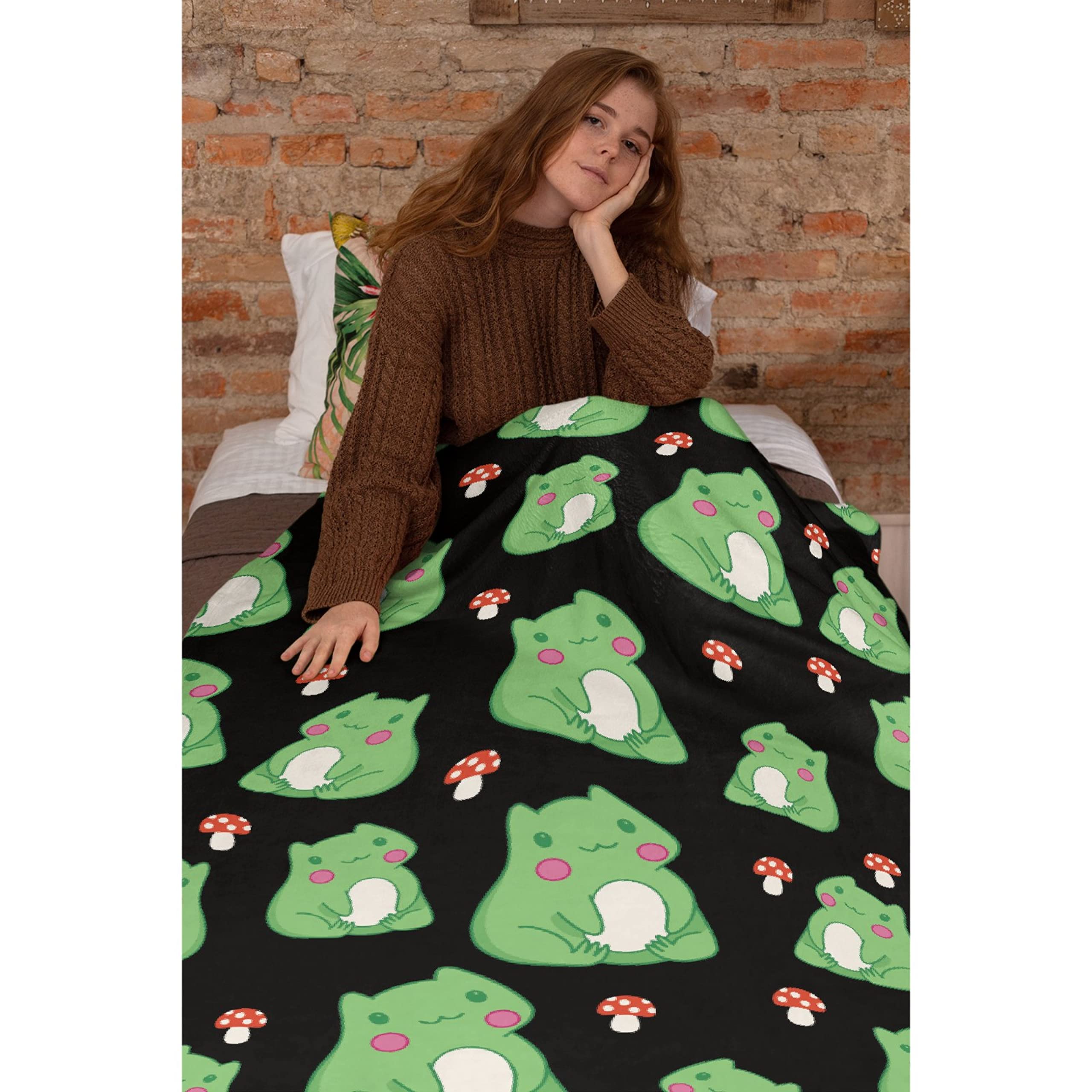 Frog and Mushroom Plush Fleece Throw Blanket - Ultra Soft Flannel Cozy Blanket for Couch, Sofa & Bed | Lightweight Fuzzy All-Season Blanket 120x90 inches XL | Perfect Gift for Family, Friends & Home Decor | Ideal for Movie Nights, Camping & Winter Snuggles