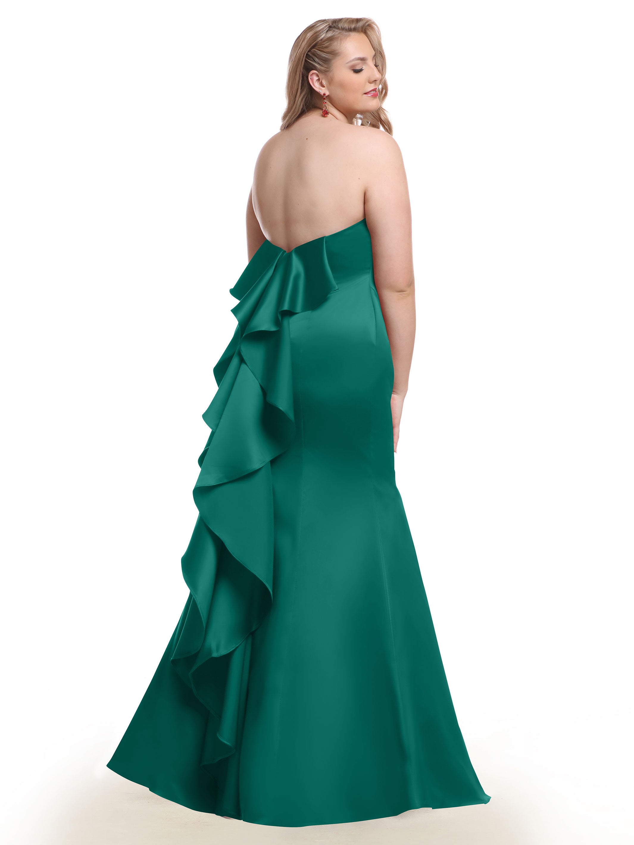 Elegant Strapless Satin Fit & Flare Bridesmaid Dress with Sweetheart Neckline - Perfect for Weddings, Formal Events & Special Occasions