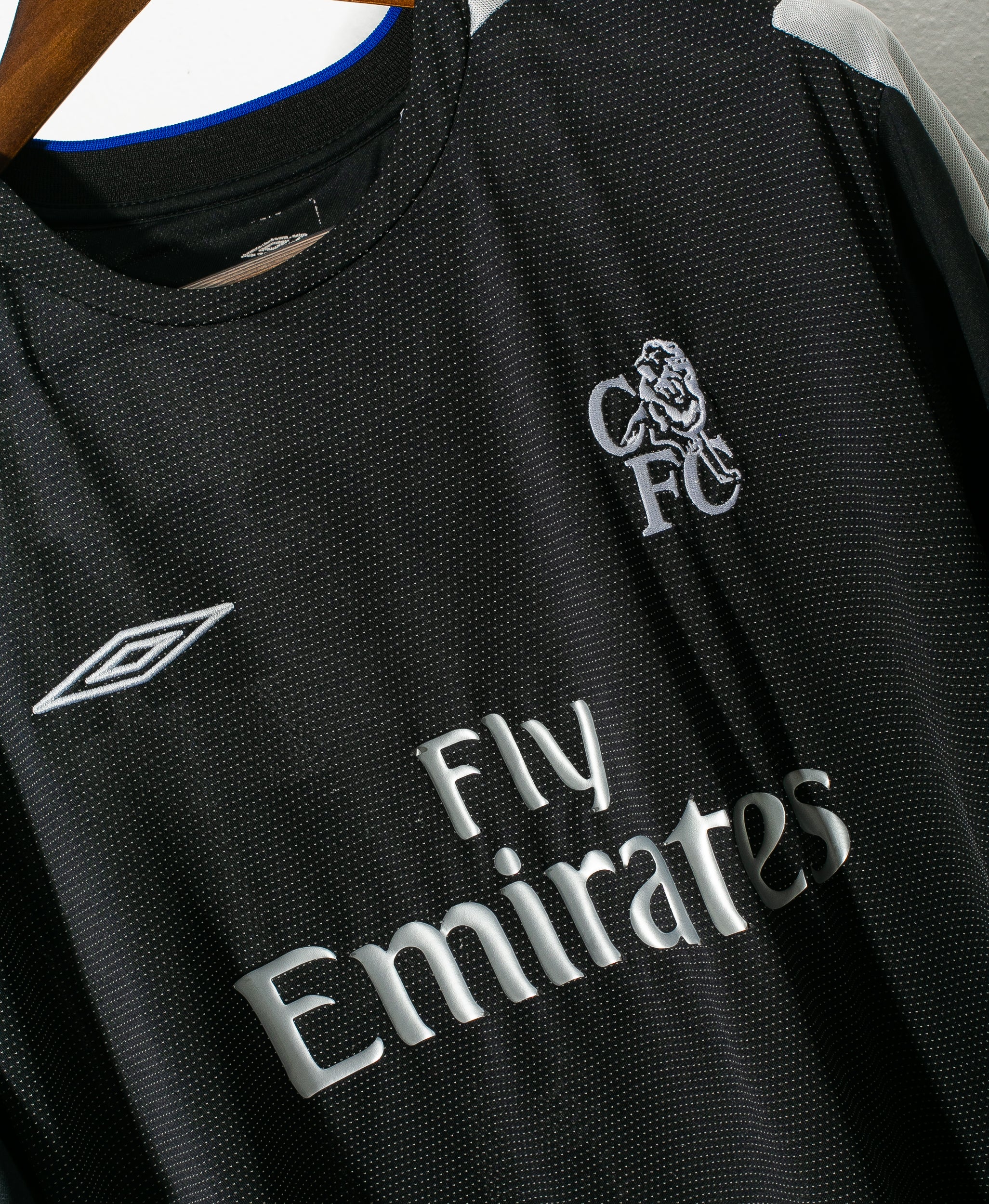 2004-2005 Chelsea FC Didier Drogba Away Jersey XL - Authentic Football Shirt for Fans & Collectors - Perfect for Matches, Gifts & Memorabilia Display