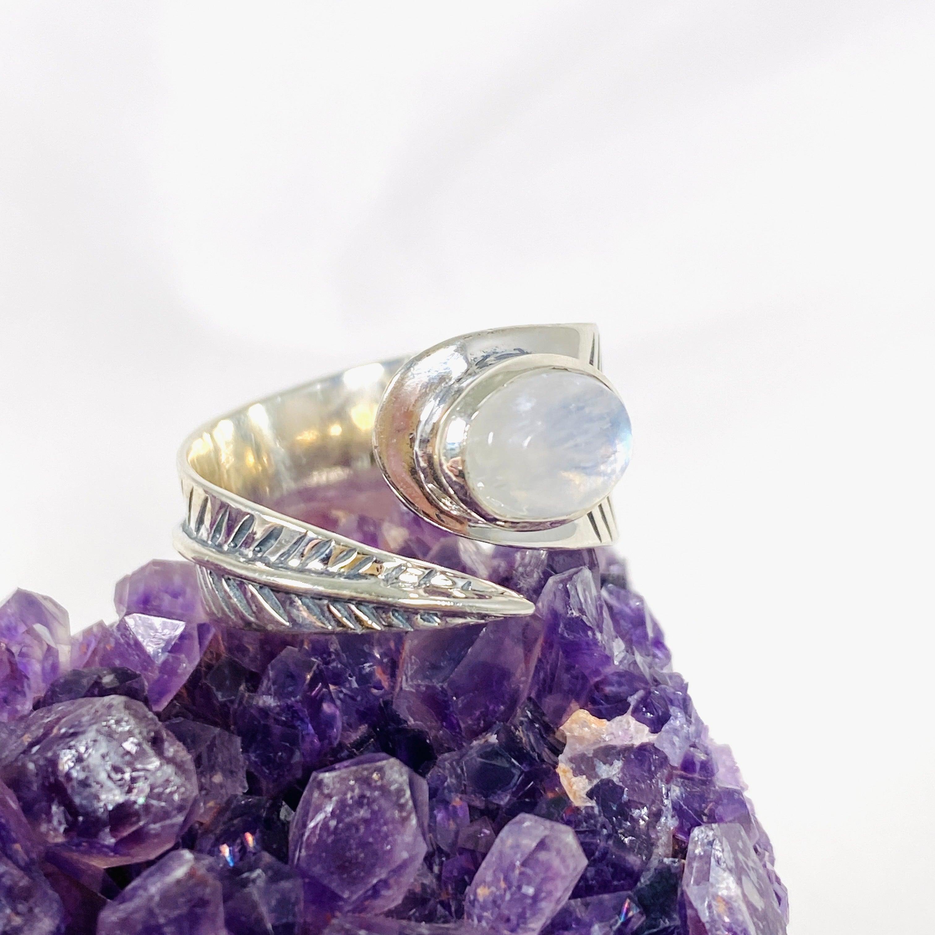 Moonstone Oval Leaf Ring - Sterling Silver 925, Size 10, KRGJ3031 - Perfect for Boho Jewelry, Nature-Inspired Fashion & Gift Giving