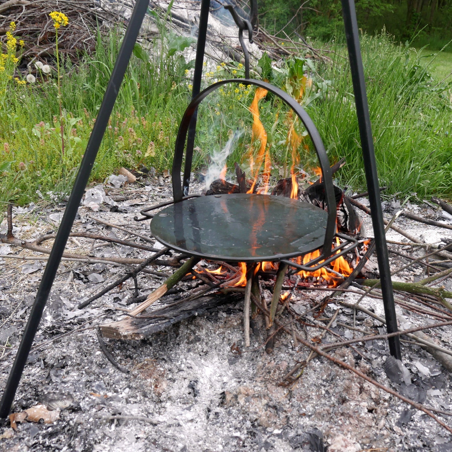 Heavy Duty Hanging Griddle for Campfire Cooking - Perfect for Outdoor Grilling, BBQ, and Camping Meals