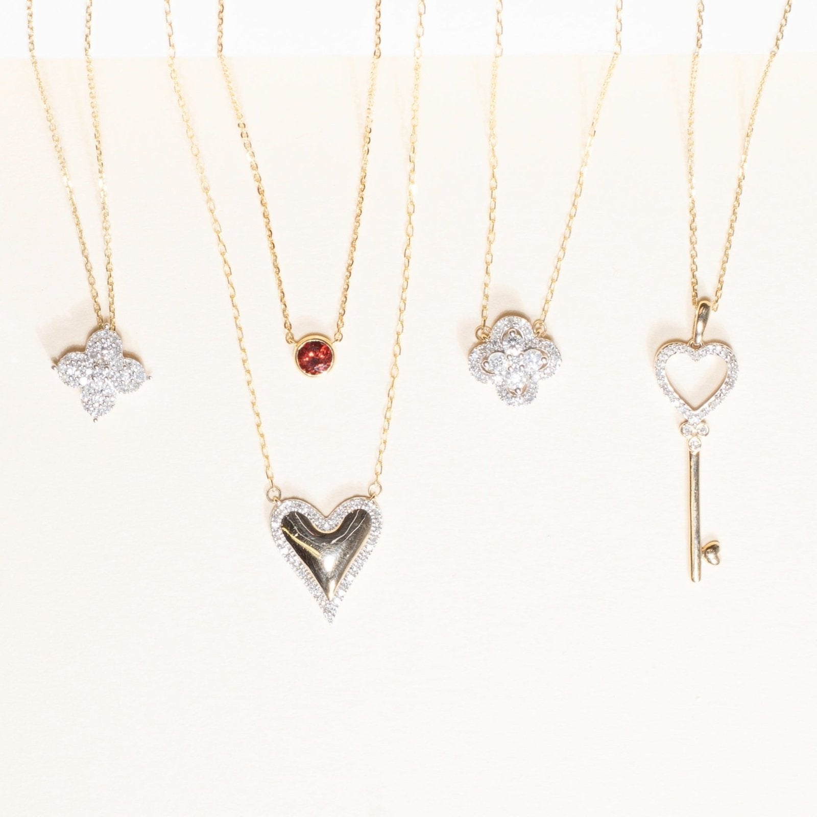 10k Yellow Gold Diamond Halo Heart Necklace - Elegant Valentine's Gift for Her, Anniversary Jewelry, Romantic Proposal Present - Perfect for Weddings, Date Nights & Special Occasions