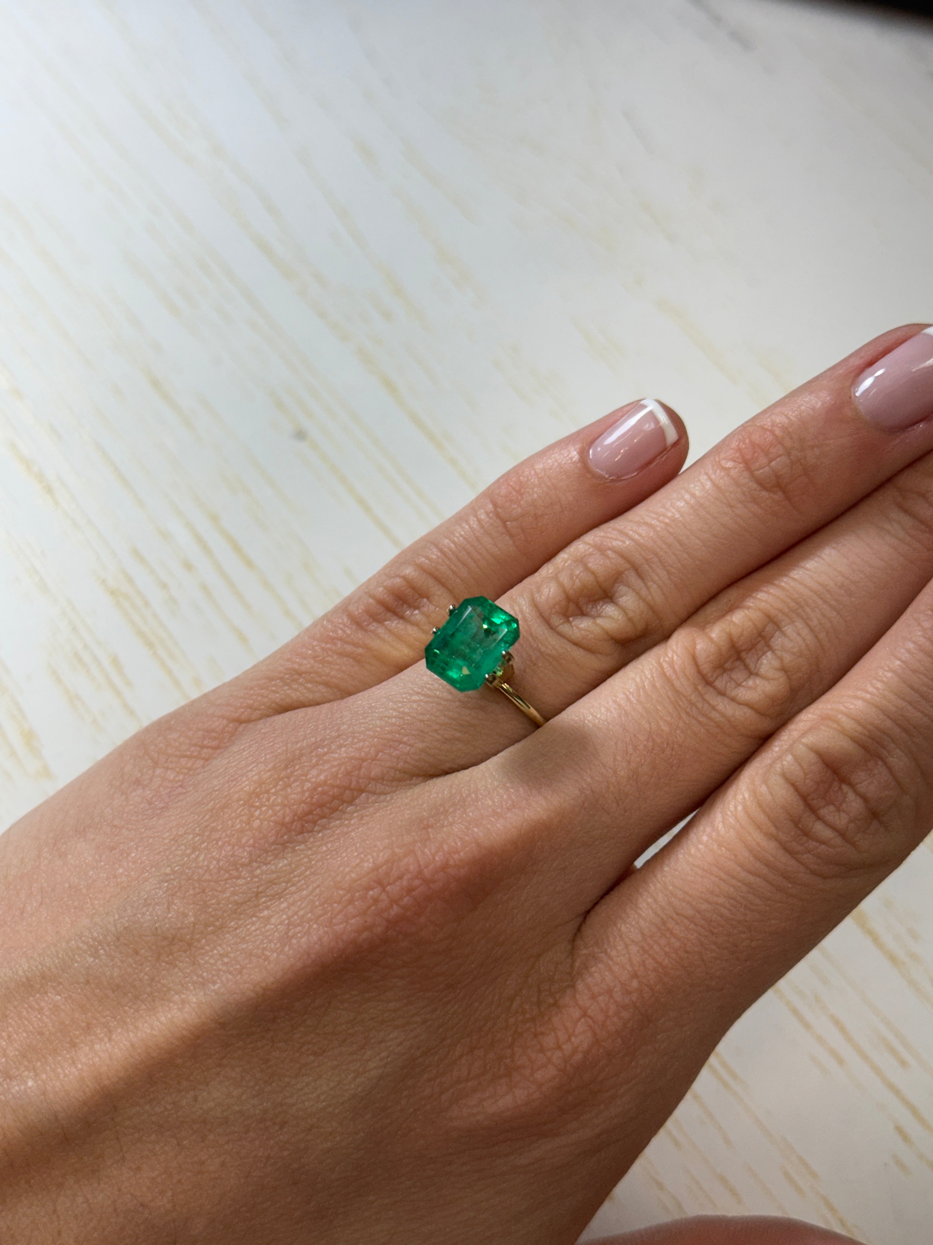 4.53 Carat 11x8mm Vivid Muzo Green Natural Loose Colombian Emerald Gemstone - Emerald Cut for Jewelry Making, Engagement Rings & Luxury Gifts
