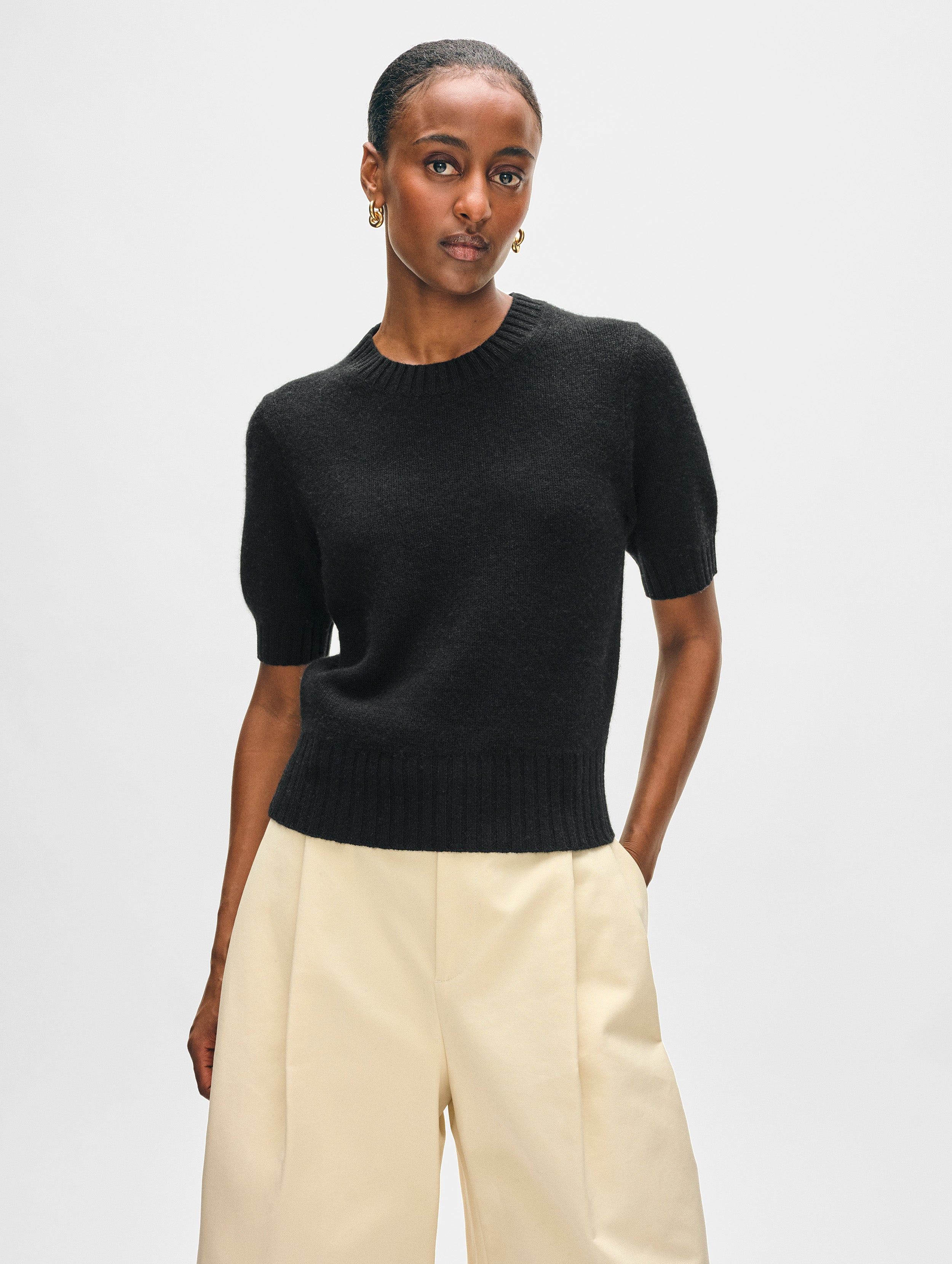 Luxury Cashmere T-Shirt for Women & Men - Soft & Breathable Comfort - Perfect for Travel, Work & Casual Wear