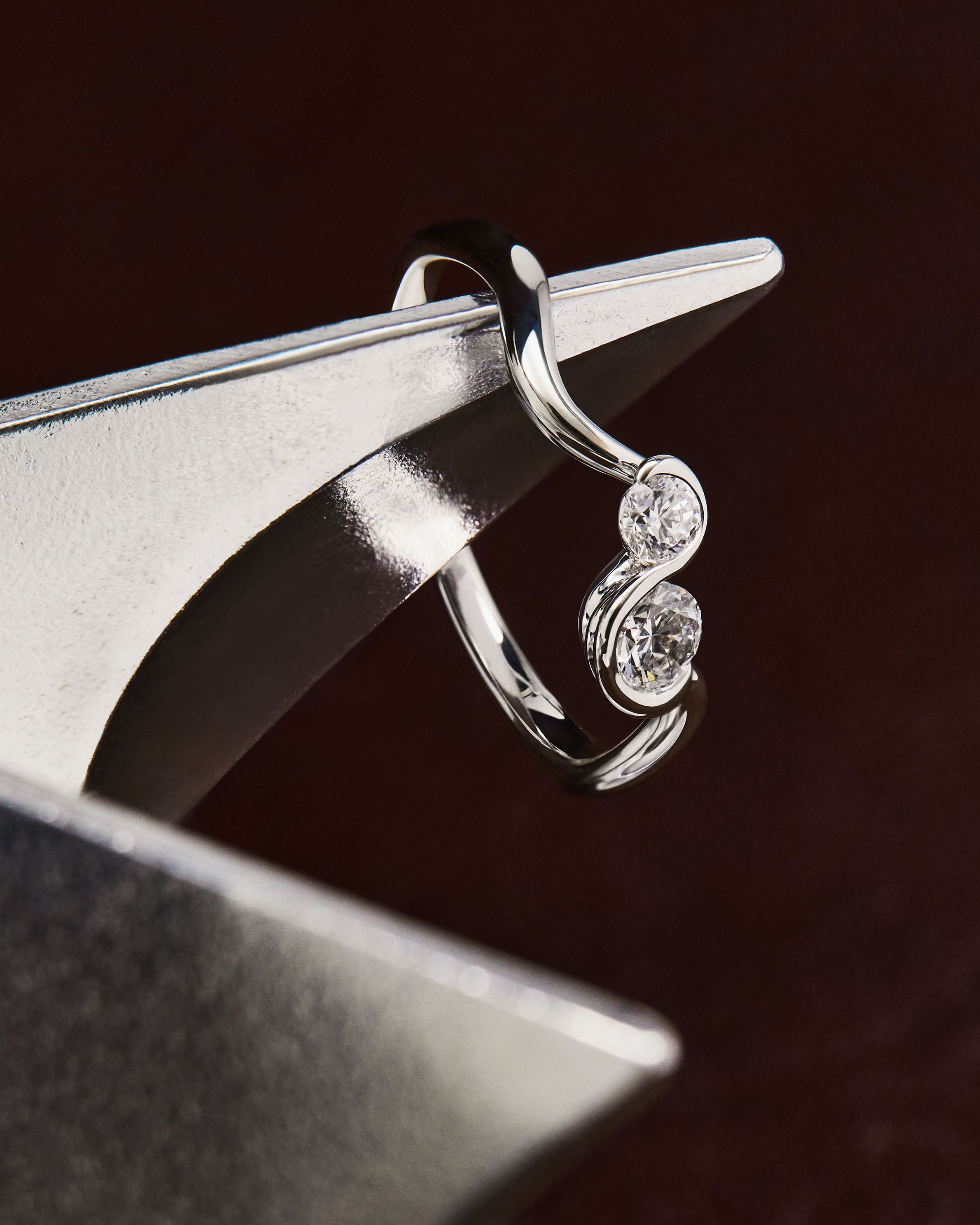 GRID 3 Diamond White Gold Dafne Ring - Elegant Stackable Jewelry for Women | Perfect for Weddings, Anniversaries & Special Occasions