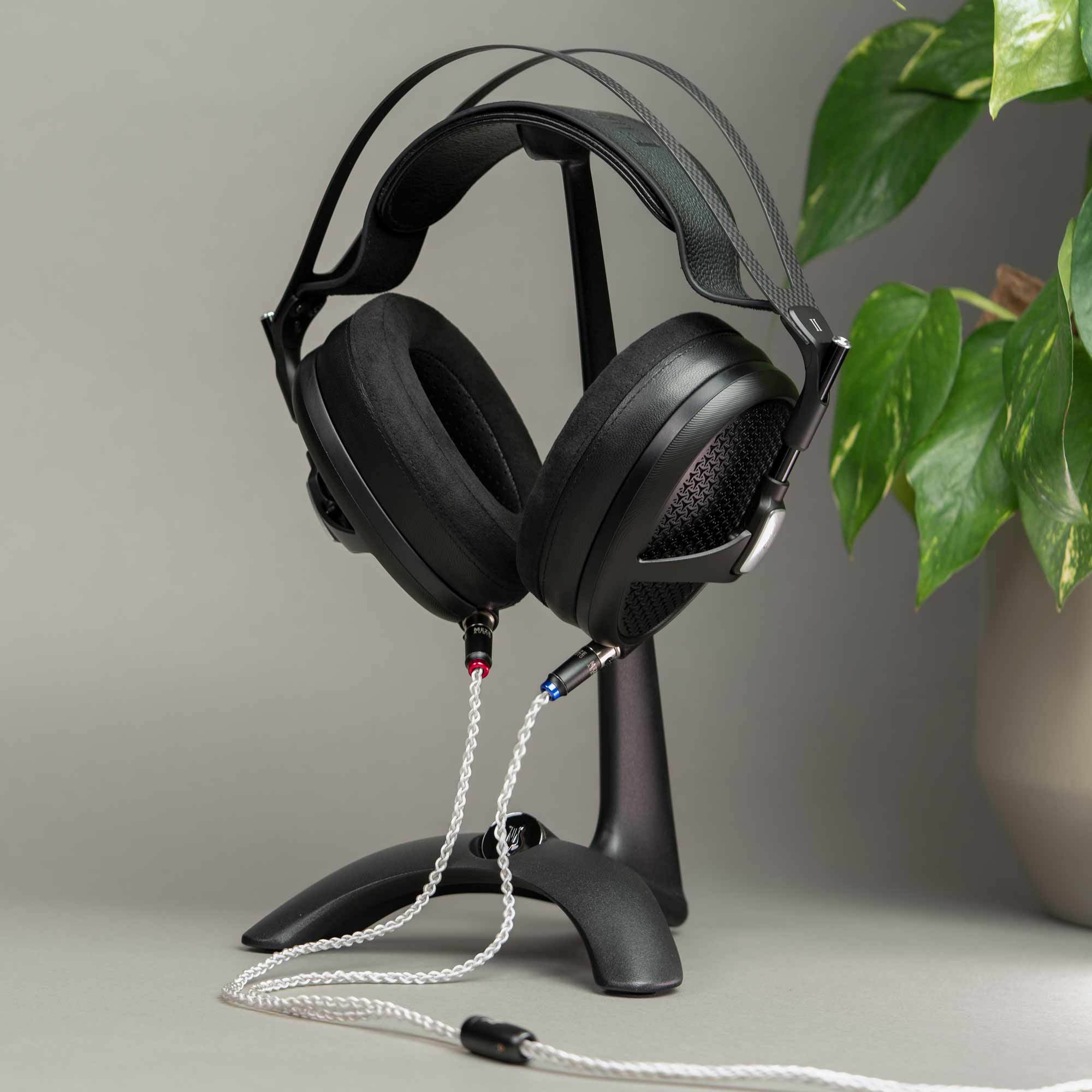 Premium Meze Manta Wooden Headphone Stand - Elegant Display & Storage for Audiophile Headphones - Perfect for Home Office, Gaming Setup & Studio Organization