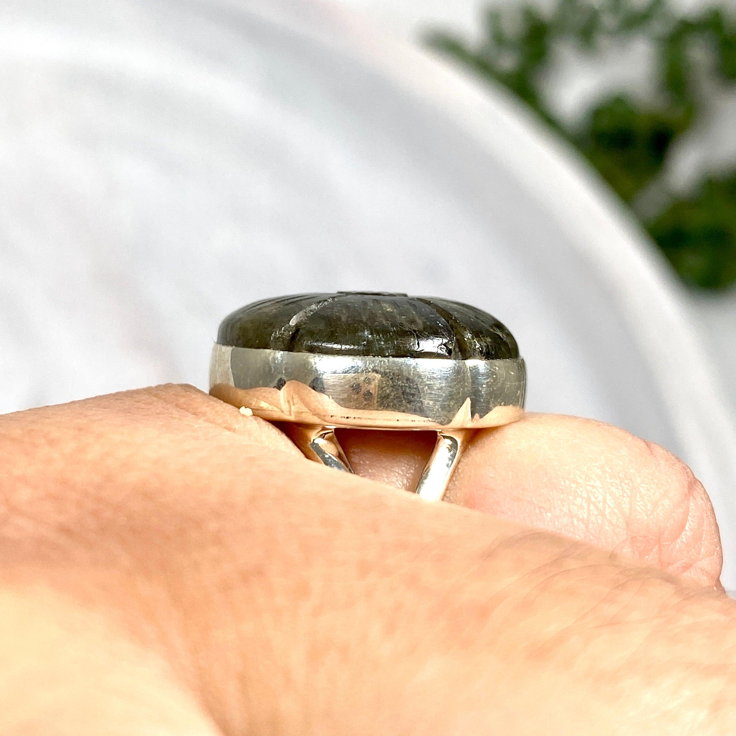Labradorite Flower Cabochon Ring with Split Band - Sterling Silver Gemstone Jewelry for Women - Perfect for Boho Style, Gift Giving & Special Occasions