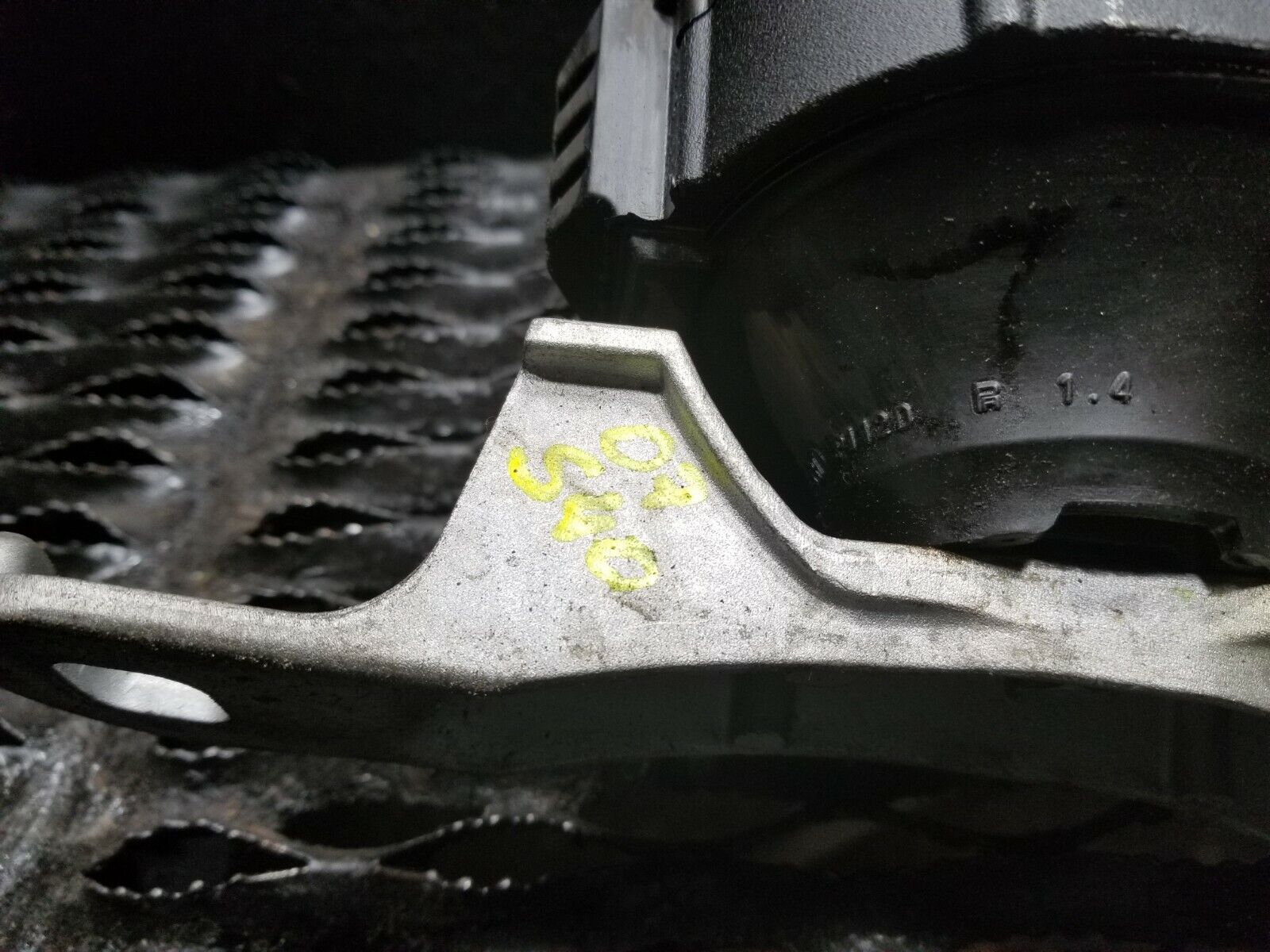05 06 07 Volvo S40 2.4L Engine Mount Replacement - OEM Quality - Compatible with Volvo S40 2.4L Models - Perfect for Smooth Ride & Vibration Reduction