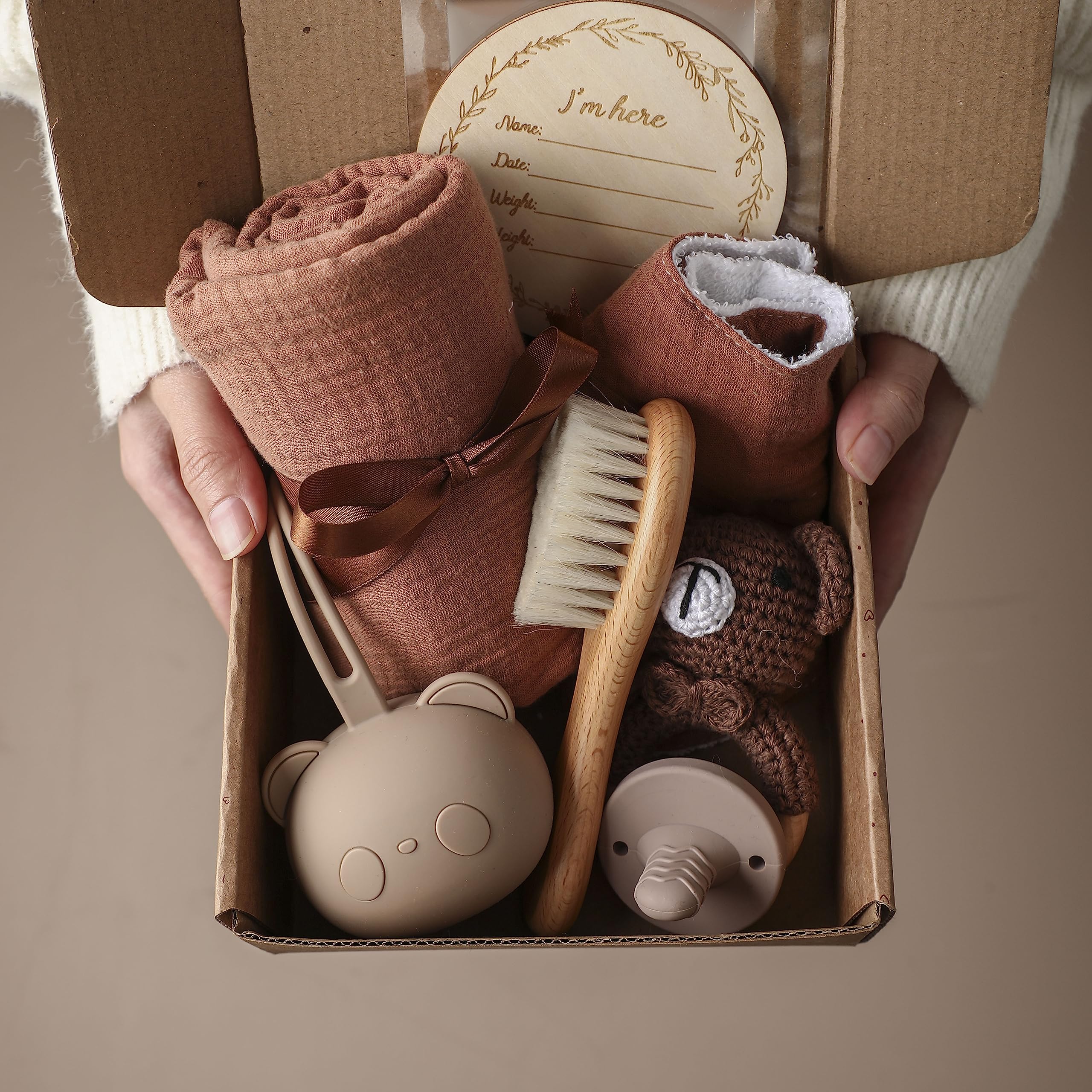 Newborn Baby Gift Set - Essential Baby Bath Set with Soft Blanket & Rattle - Perfect Baby Shower Gift for Girls & Boys - Ideal for New Parents, Hospital Visits, and First Birthday Celebrations