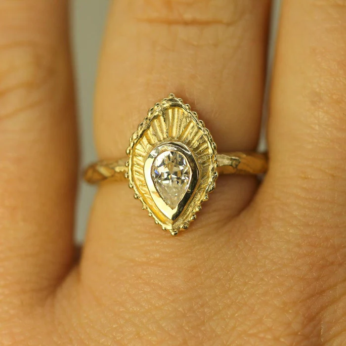 Stunning Dripping Sunshine Moissanite Ring for Women - Sparkling Wedding, Engagement & Anniversary Jewelry Gift