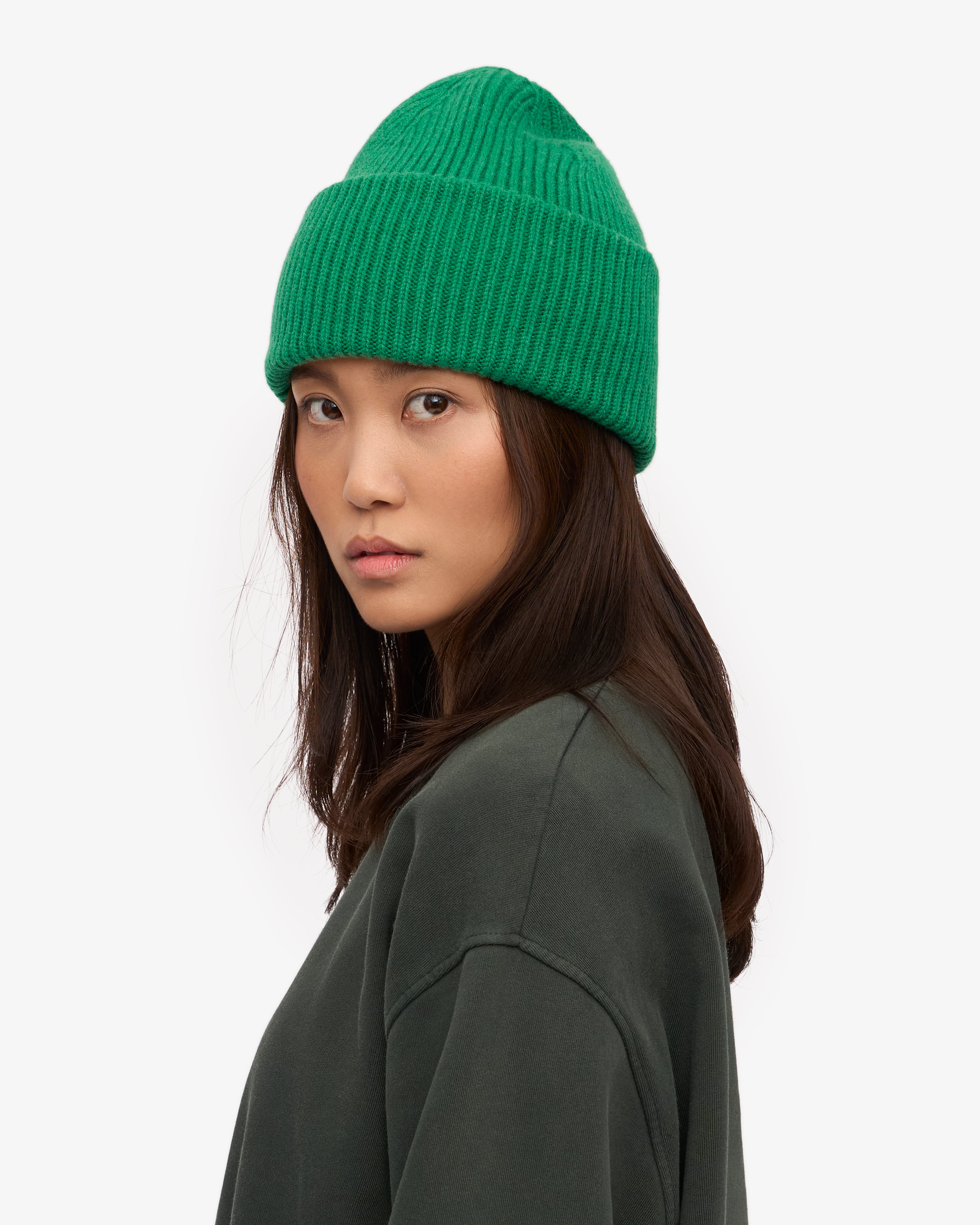 Premium Merino Wool Beanie Hat for Men & Women - Soft & Warm Kelly Green Winter Hat for Outdoor Activities, Skiing & Hiking