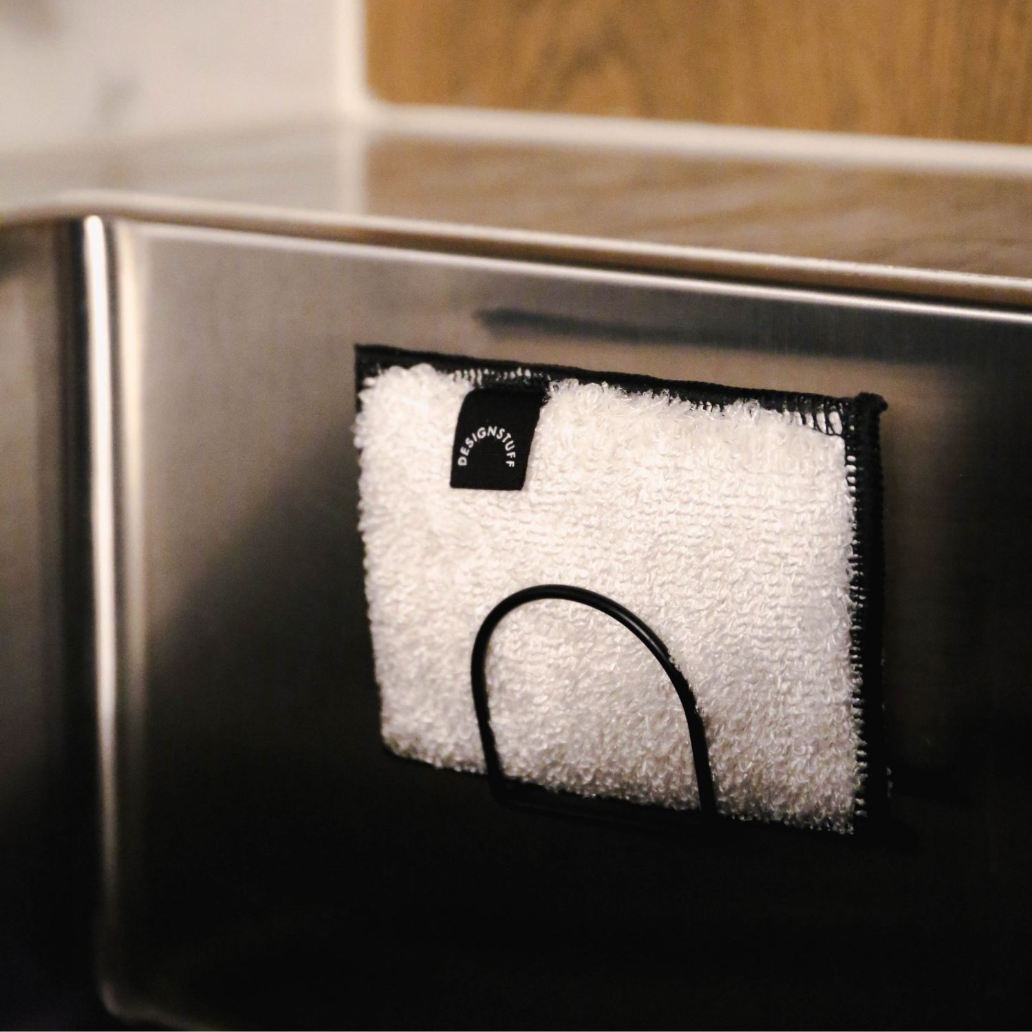 DESIGNSTUFF Sink Sponge Holder - Black, Rustproof & Non-Slip Kitchen Organizer for Dish Sponges & Brushes | Perfect for Kitchen Sink, Countertop, or Bathroom Storage