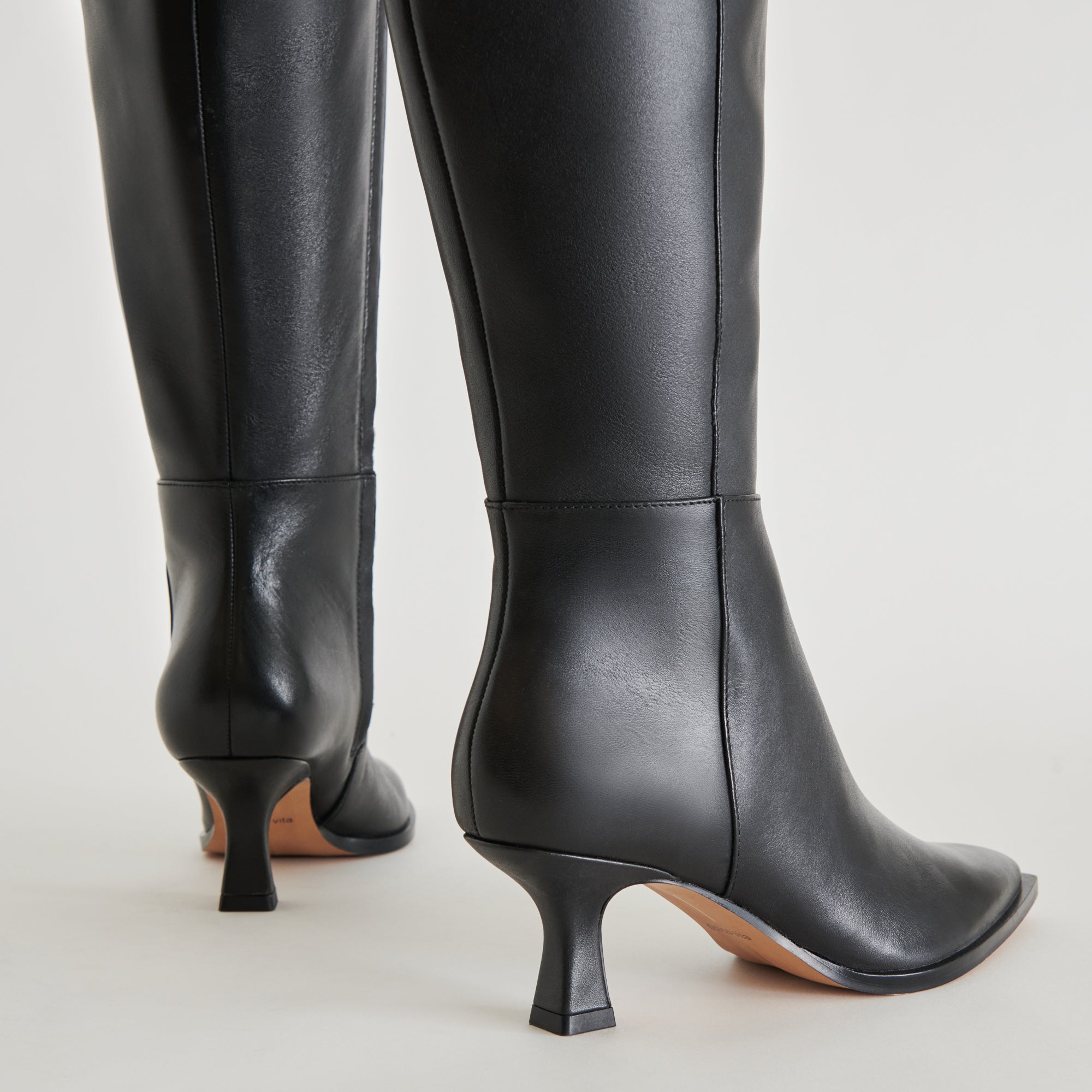 **AUGGIE Black Leather Boots for Men & Women – Stylish & Durable Footwear for Outdoor, Work & Casual Wear**