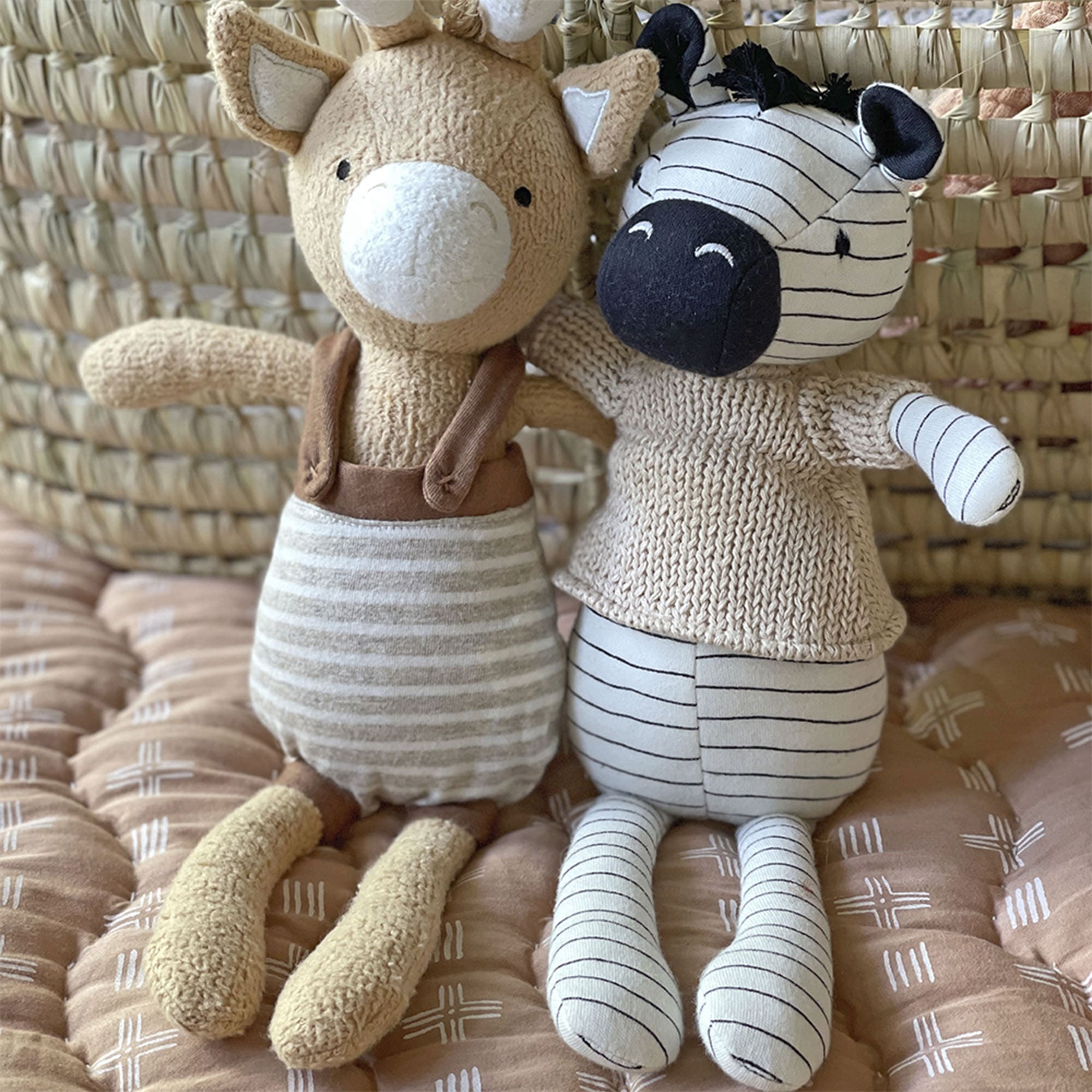 Soft Jojo Giraffe Plush Stuffed Animal Toy for Babies & Kids | Cute Nursery Decor, Baby Shower Gift, Toddler Comfort Toy