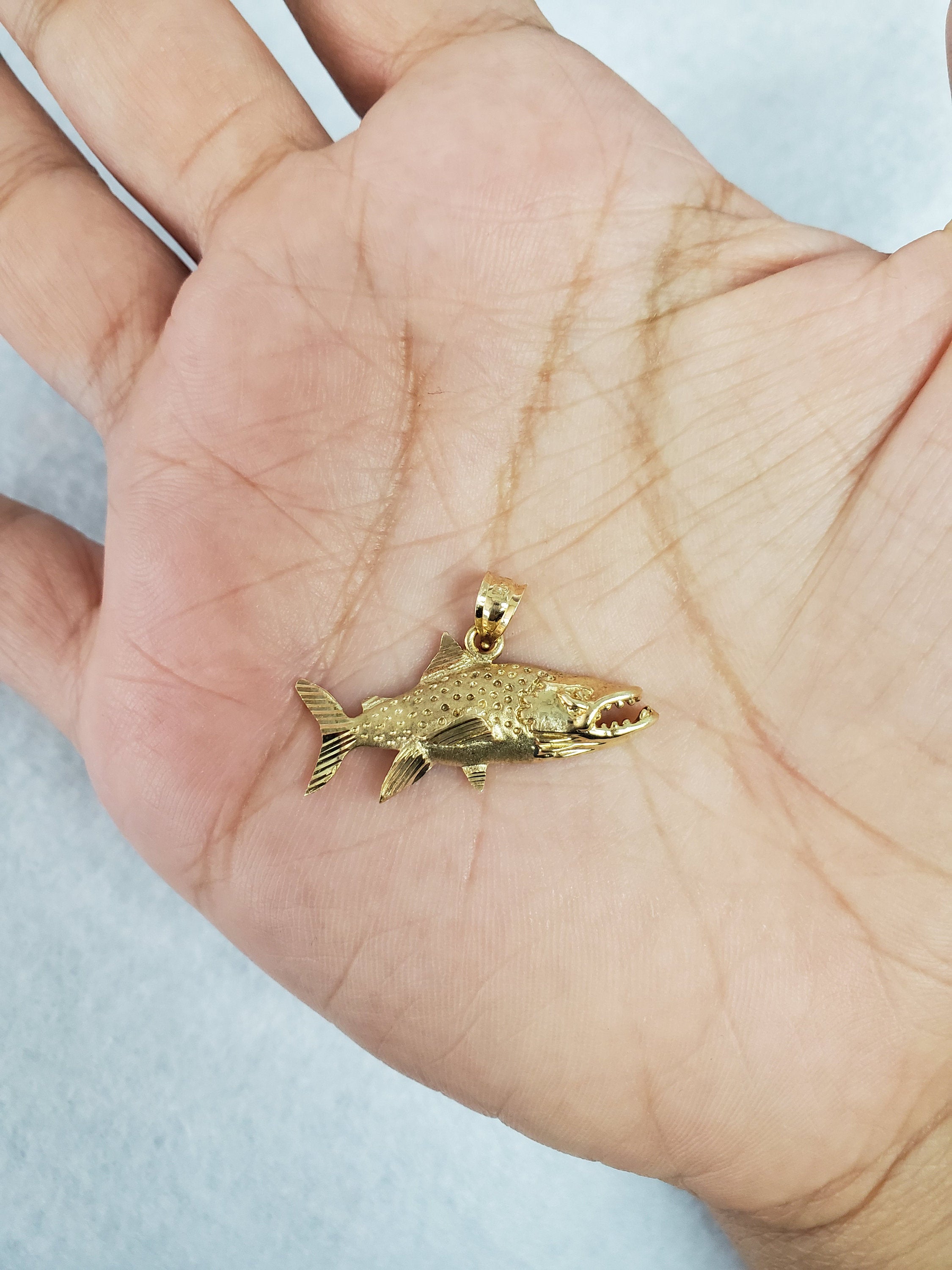 14K Yellow Gold Diamond-Cut Fish Pendant Necklace - Elegant Jewelry Gift for Women, Perfect for Birthdays, Anniversaries & Special Occasions