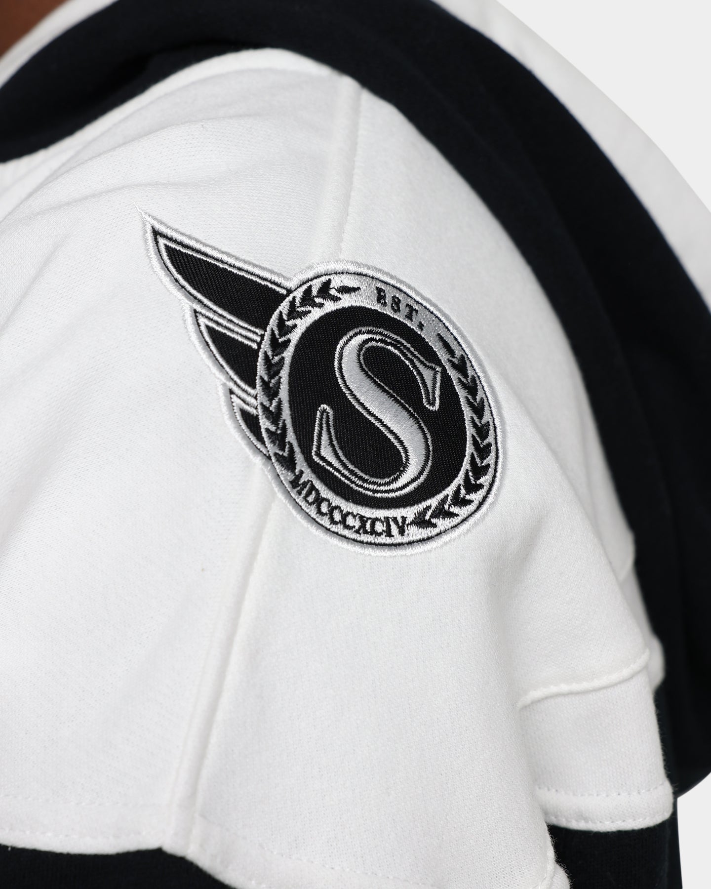 47 Brand Ottawa Senators Superior Lacer Hoodie - Jet Black NHL Hockey Fan Apparel for Men & Women - Perfect for Game Day, Tailgating & Cold Weather