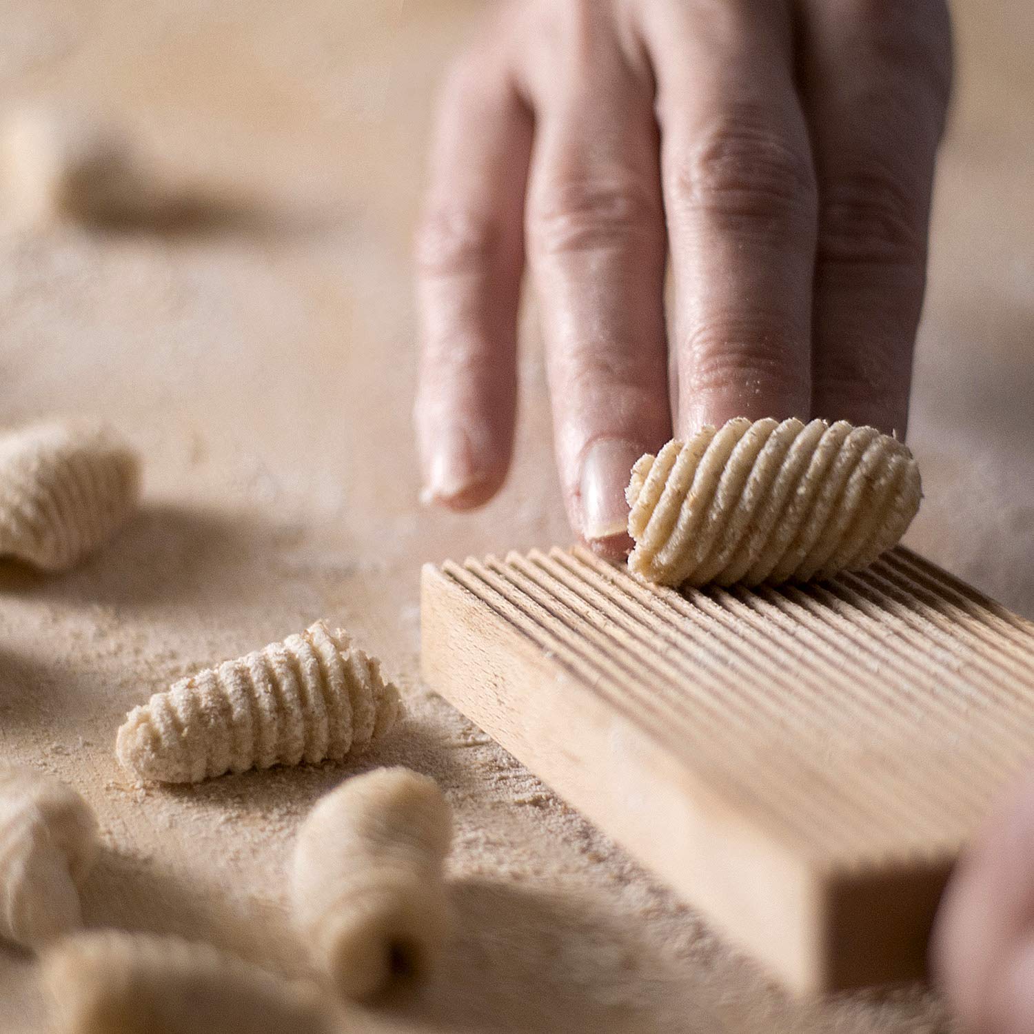 8 Inch Beechwood Gnocchi Paddle with Dough Scraper - Premium Kitchen Tool for Making Homemade Pasta, Dumplings & Gnocchi - Perfect for Italian Cooking & Baking Enthusiasts