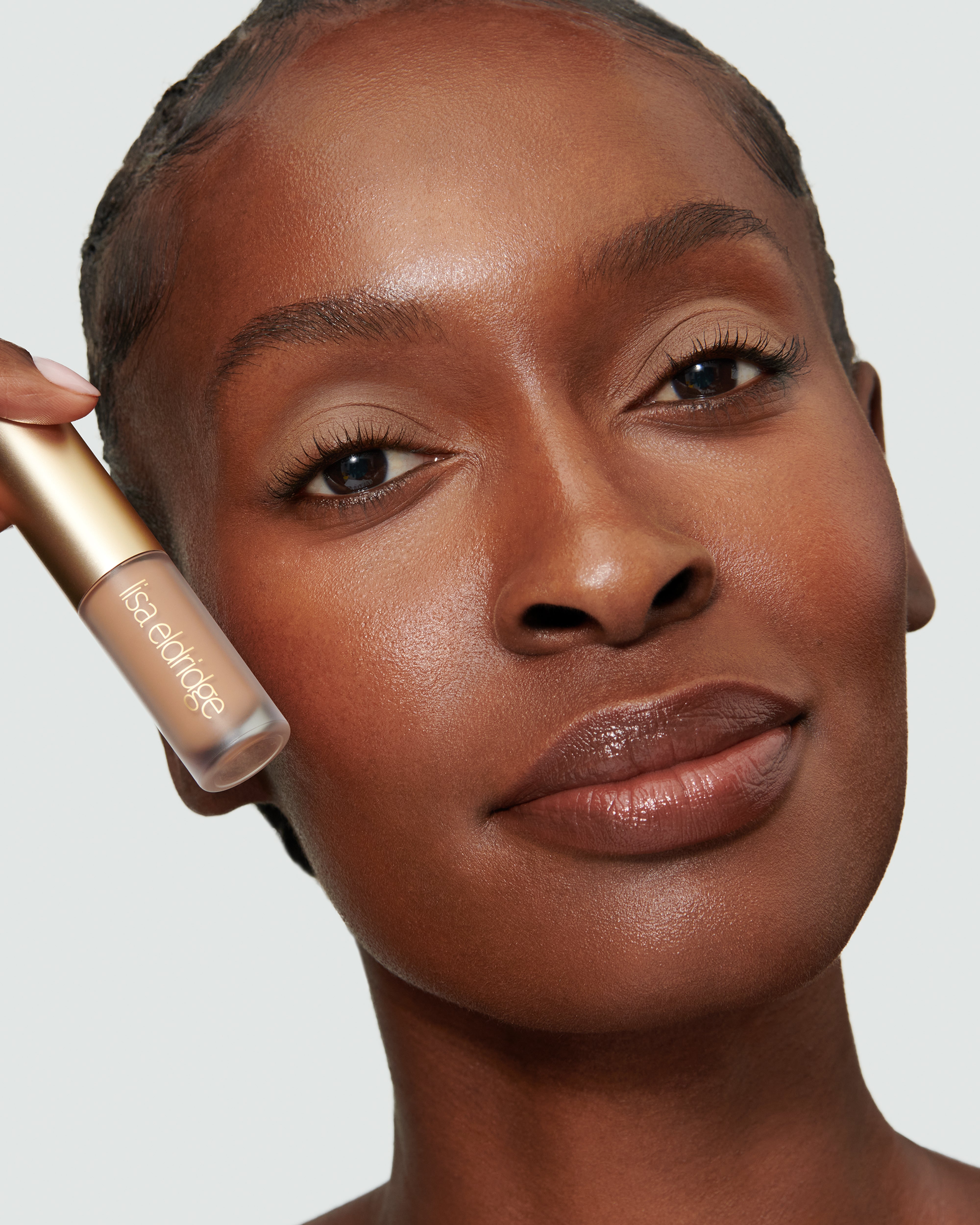 Phoebe Liquid Silk Liquid Eyeshadow - Long Lasting, Waterproof & Highly Pigmented Eye Makeup for Day & Night Wear - Perfect for Parties, Weddings & Special Occasions