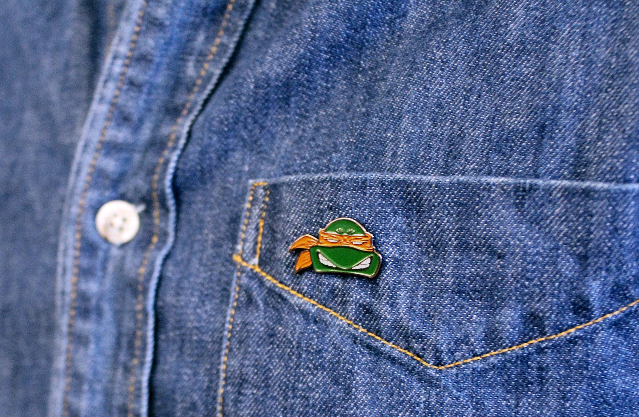 Michaelangelo Enamel Pin - Renaissance Artist Lapel Pin - Collectible Art Badge for Jackets, Bags & Hats - Perfect Gift for Art Lovers & History Enthusiasts