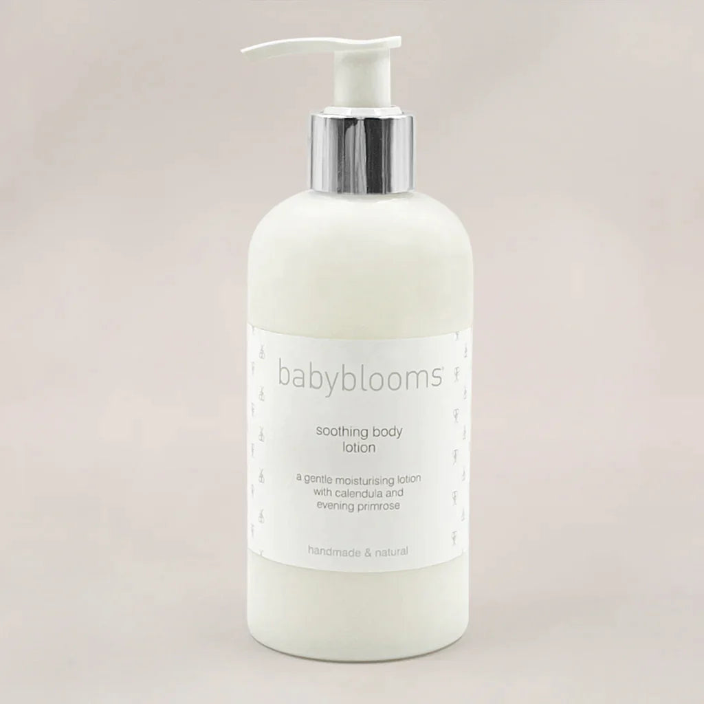 Premium Baby & Mommy Gift Set - Thoughtful Present for New Moms & Infants - Perfect for Baby Showers, Birthdays & Mother's Day Gifts (LBG1031)