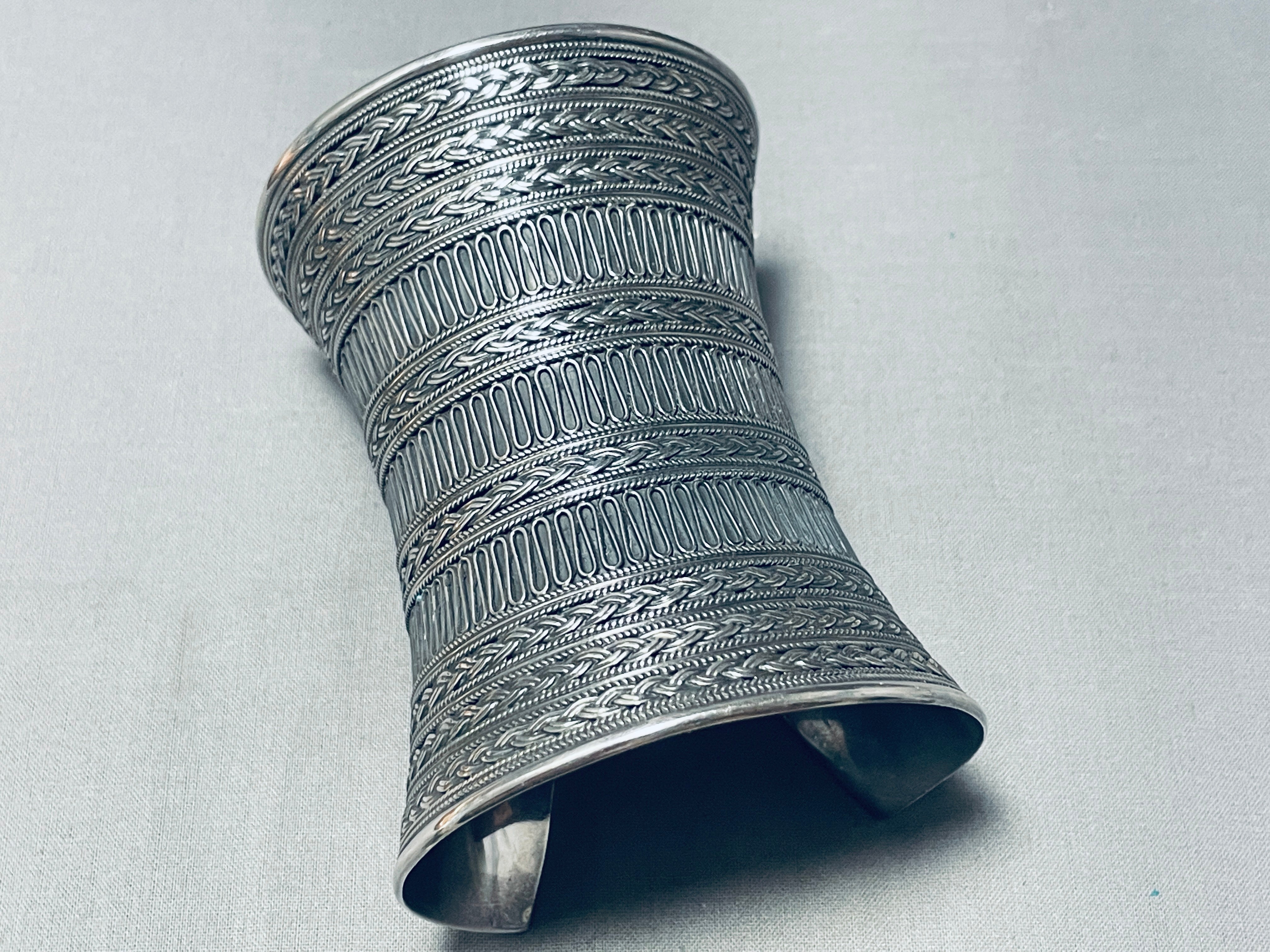 200 Gram 4 Inch Tall Vintage Sterling Silver Southwest Bracelet Cuff