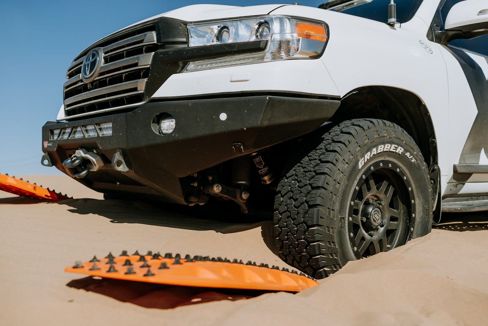 MAXTRAX XTREME Signature Orange Vehicle Recovery Boards - Off-Road 4x4 Traction Mats for Sand, Mud & Snow | Heavy Duty Recovery Tracks for Jeep, Truck & SUV
