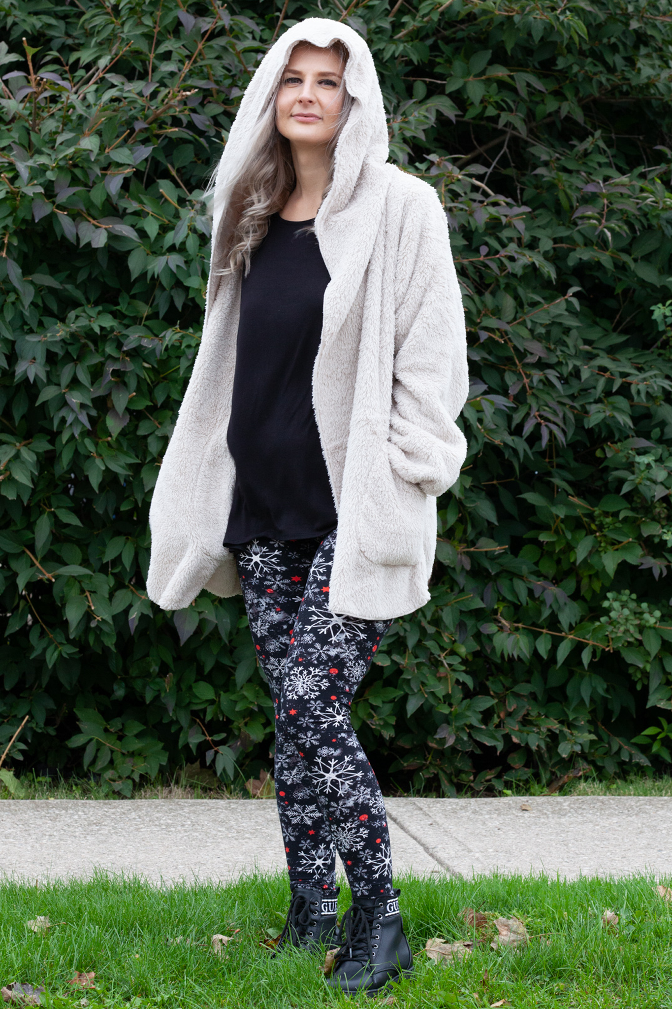 Ultra Soft Faux Fur Hooded Sweater with Pockets - Cozy Winter Pullover for Women, Warm Fleece-Lined Hoodie for Outdoor Activities and Lounge Wear