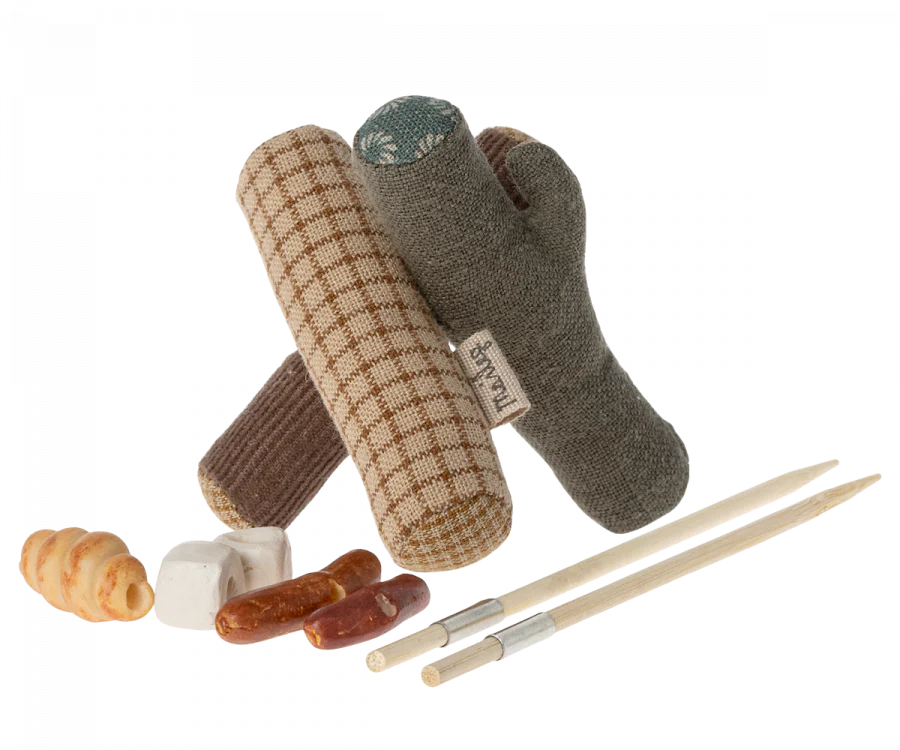 Maileg Bonfire Set - Miniature Camping Toys for Kids, Pretend Play & Collectible Dollhouse Accessories - Perfect for Indoor & Outdoor Adventures, Storytelling & Imaginative Play