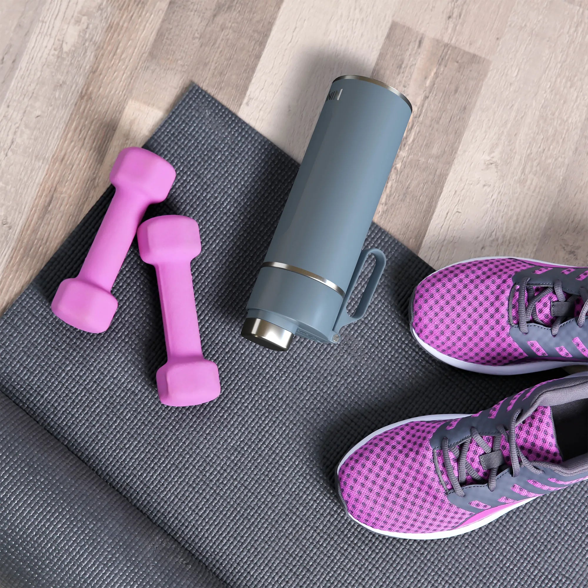 Ninja Thirsti 700ml Insulated Water Bottle - Leak Proof Stainless Steel Travel Mug for Hot & Cold Drinks - Perfect for Gym, Hiking, Office & Outdoor Adventures