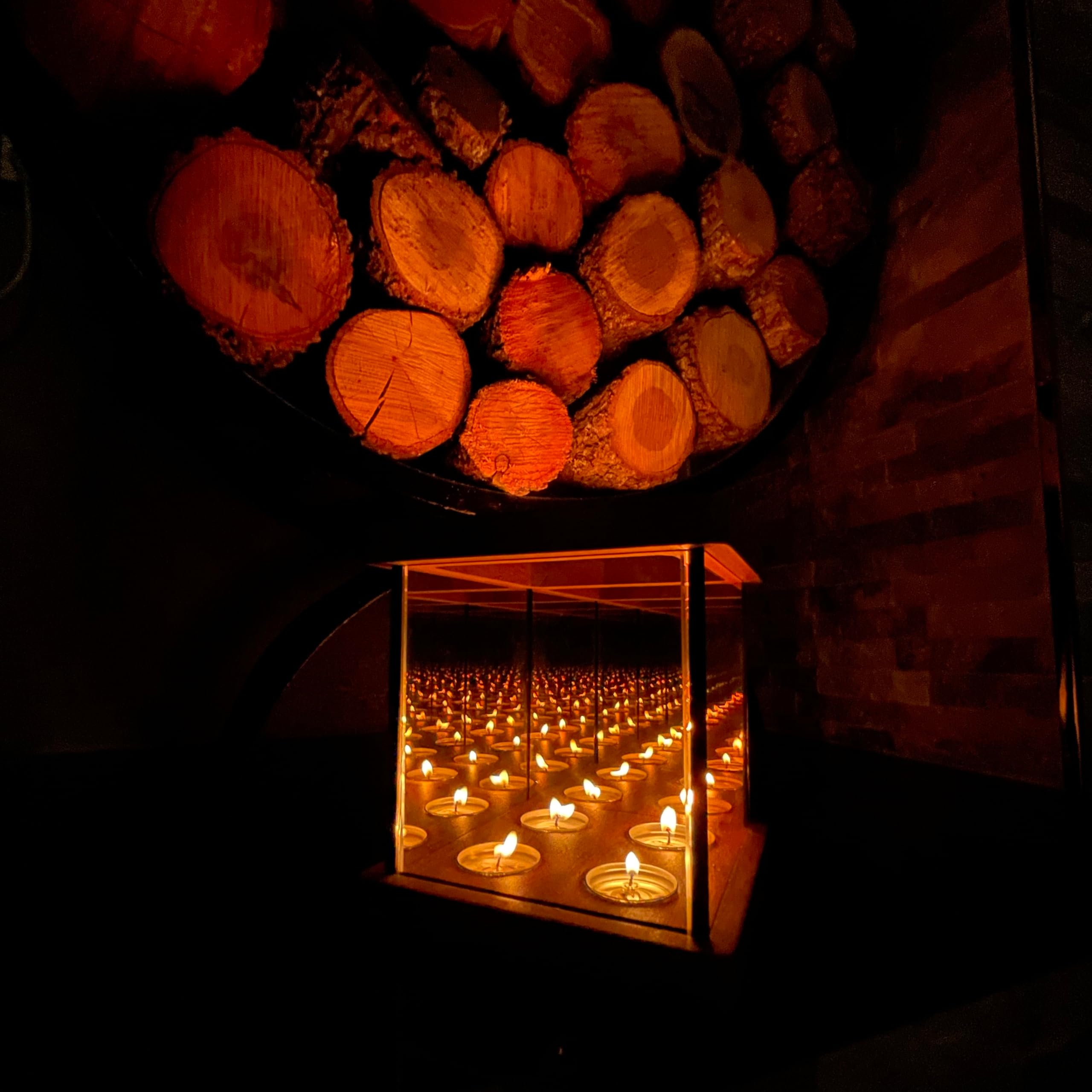 Infinity Mirror Tea Light Holder - Glass Hurricane Candle Holder with Wood Base | Unique Infinity Cube Night Light for Table Decor, Wedding Gifts, Bedroom Lighting & Rustic Home Decor | Perfect for Romantic Dinners, Spa Relaxation & Holiday Centerpieces