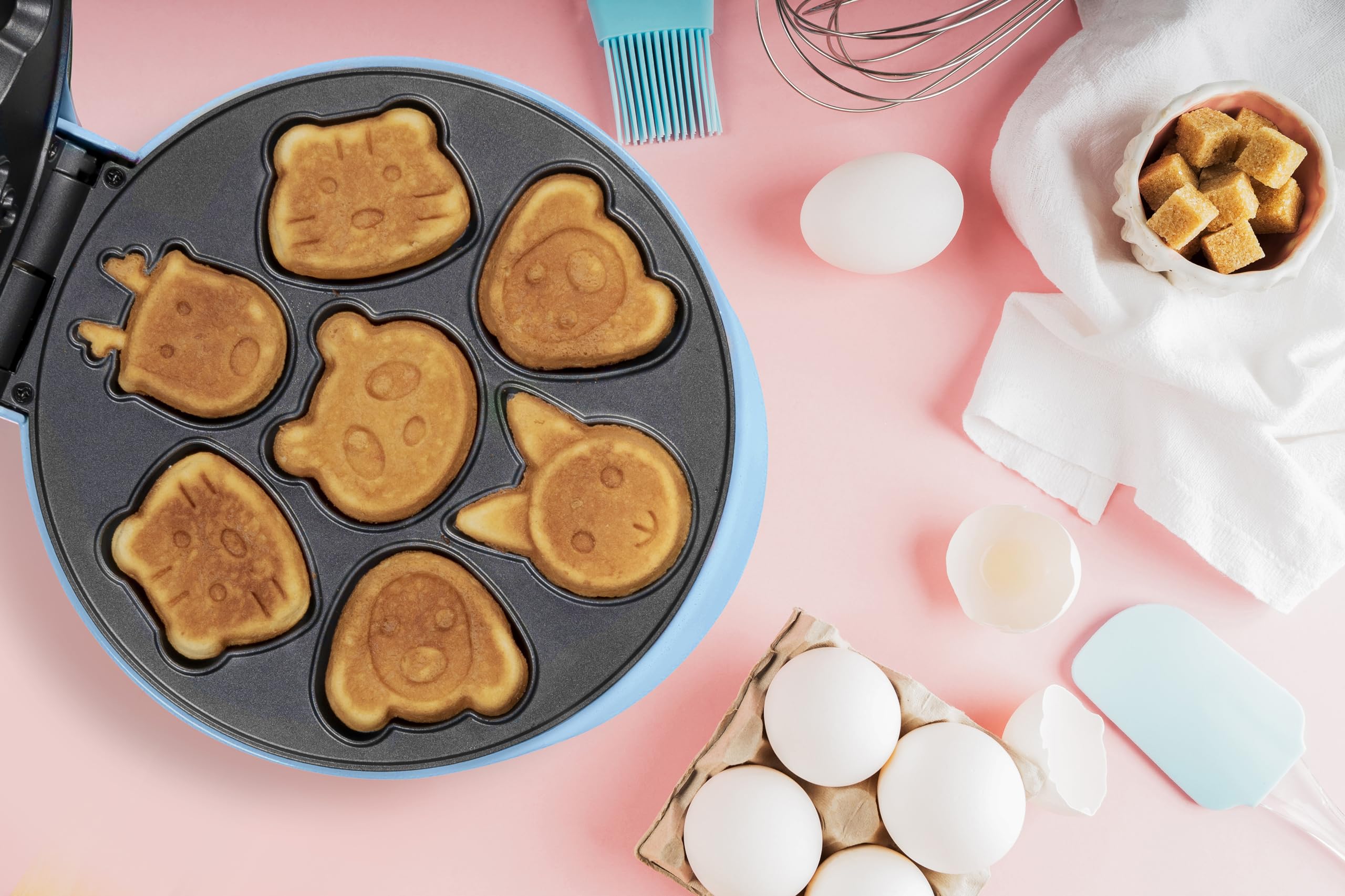 Bestron Animal Shaped Mini Waffle Maker for Cookies - 700W Non-Stick Coating with LED Indicator, Blue - Perfect for Kids' Breakfast, Party Snacks & Holiday Treats