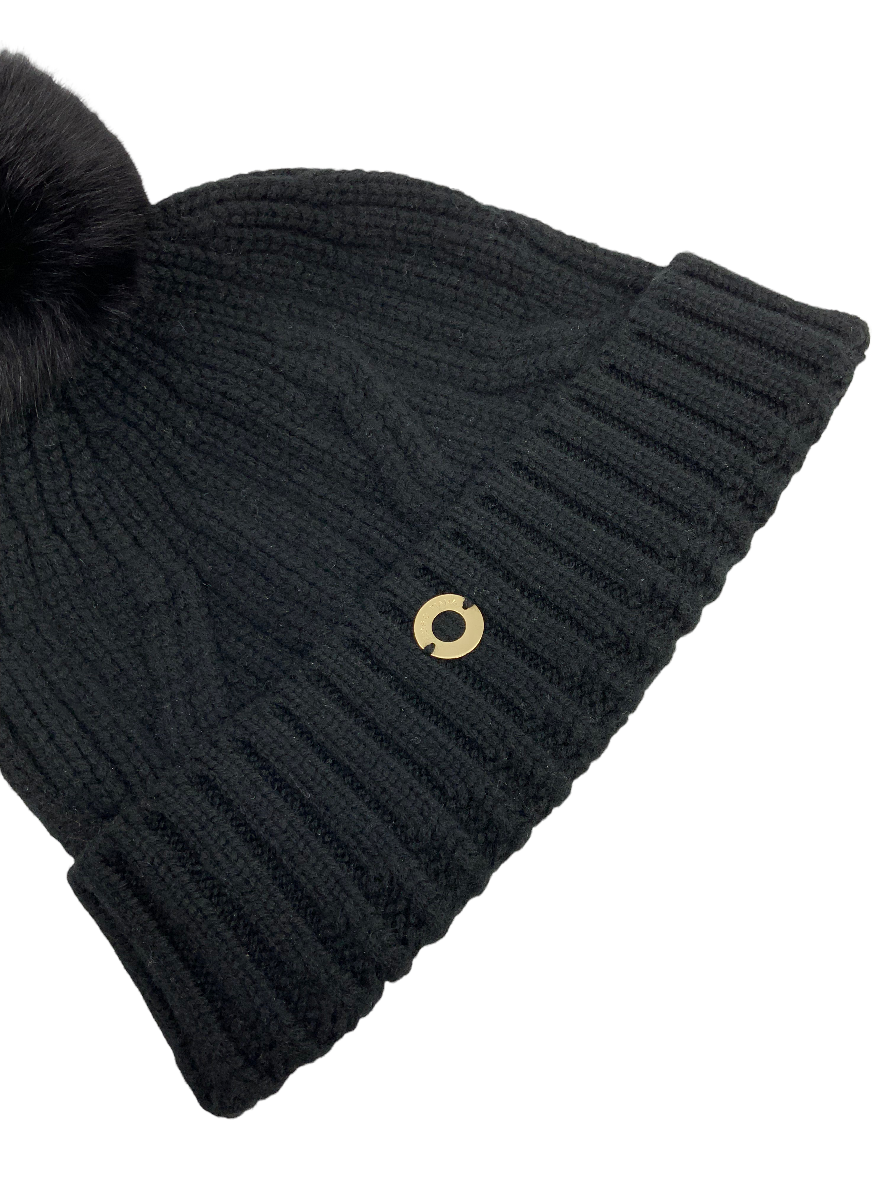 Luxury Loro Piana Baby Cashmere & Chinchilla Pompon Beanie Hat for Women - Soft Winter Hat for Cold Weather, Outdoor Activities & Fashion Accessory