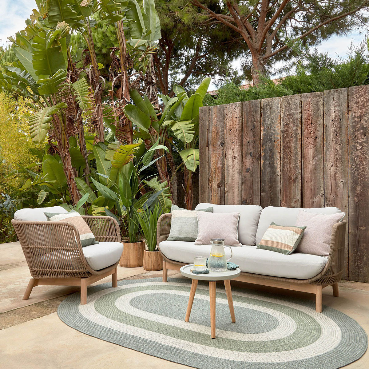 Catalina Armchair - Modern Accent Chair for Living Room, Bedroom & Office - Upholstered Lounge Chair with Wooden Legs - Perfect for Reading, Relaxing & Decorating Your Home