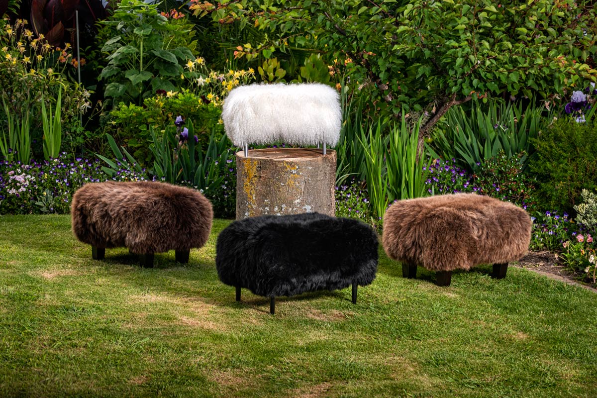 Premium Woolly Stool - 5 Sheepskin Footstool (45x30x30cm) - Cozy Home Decor for Living Room, Bedroom & Nursery - Soft Ottoman with Natural Sheep Wool - Perfect for Relaxing, Reading & Nursing