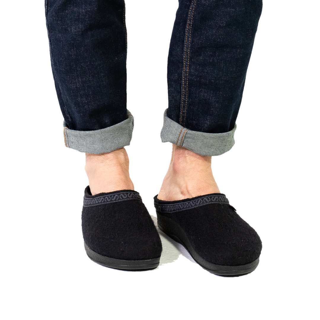 Men's WoolFlex Wool Clog Slippers - Soft & Comfortable House Shoes for Indoor/Outdoor Wear - Perfect for Home, Garden, and Quick Errands