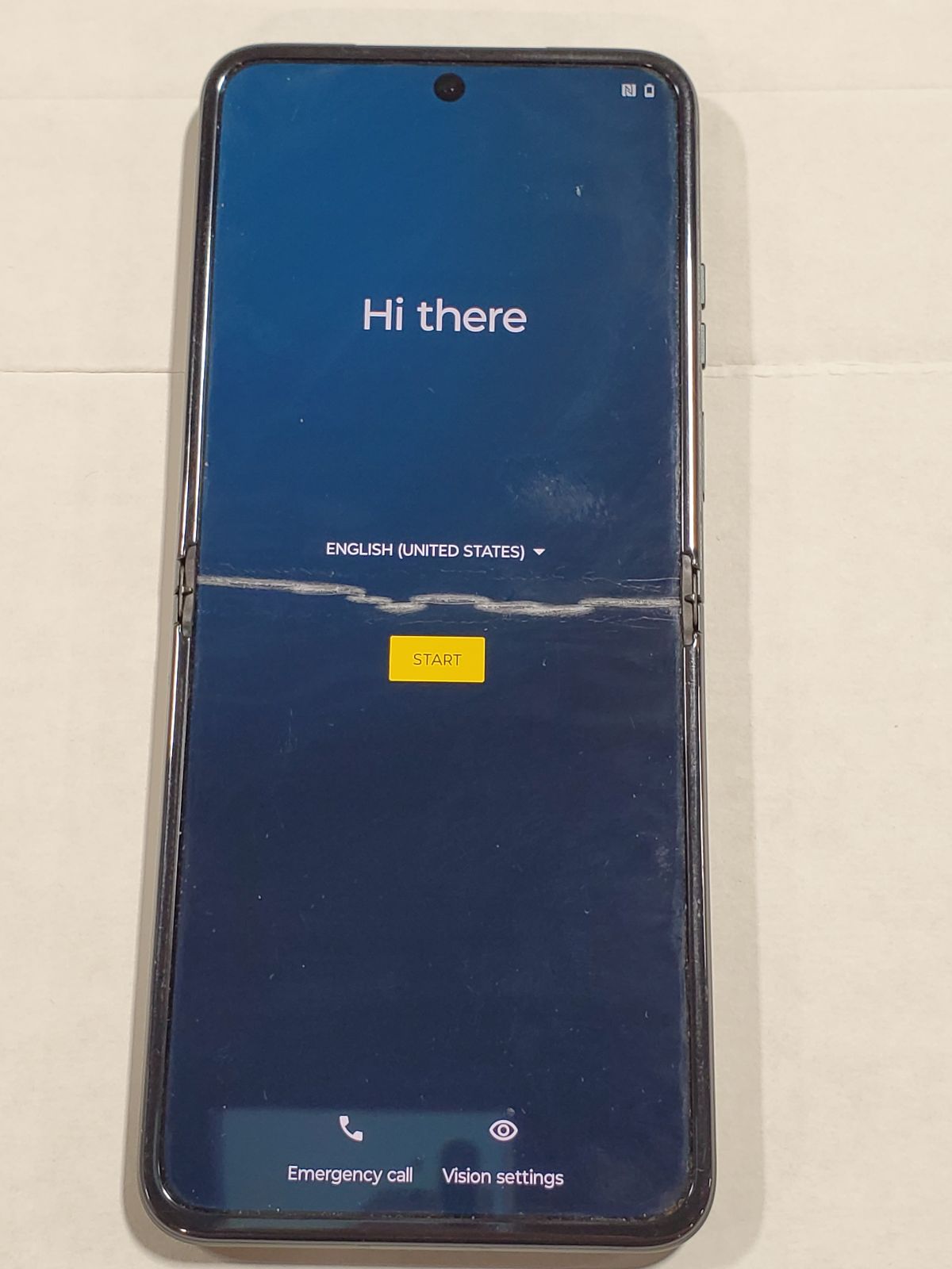 Unlocked Motorola Moto Razr 5G 2023 Smartphone - 128GB Storage, 8GB RAM, 6.9