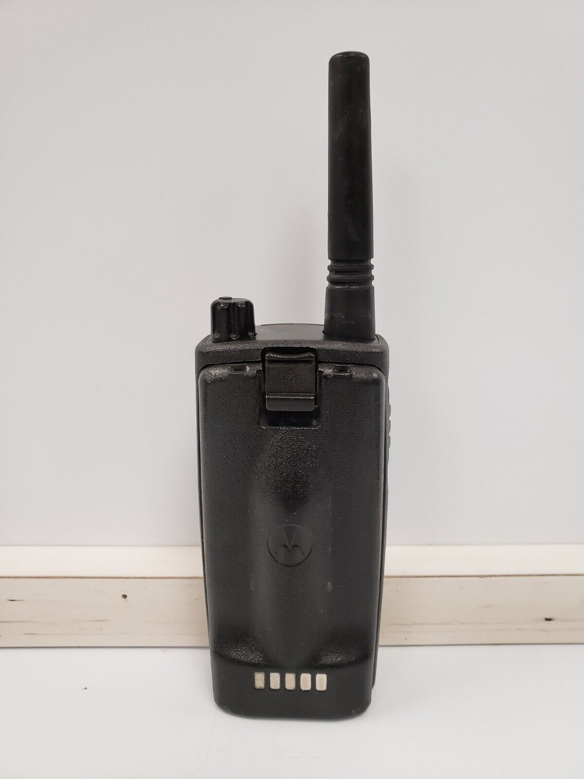 Motorola RMU2043 Two-Way Radio - Long Range Walkie Talkie for Business & Outdoor Adventures - Stay Connected Anywhere