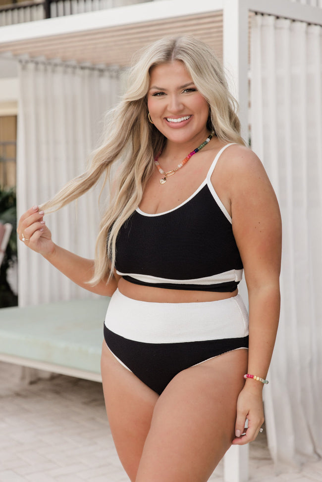 Black and White Color Block Bikini Top - Sexy Swimwear for Women - Perfect for Beach, Pool, and Summer Vacations