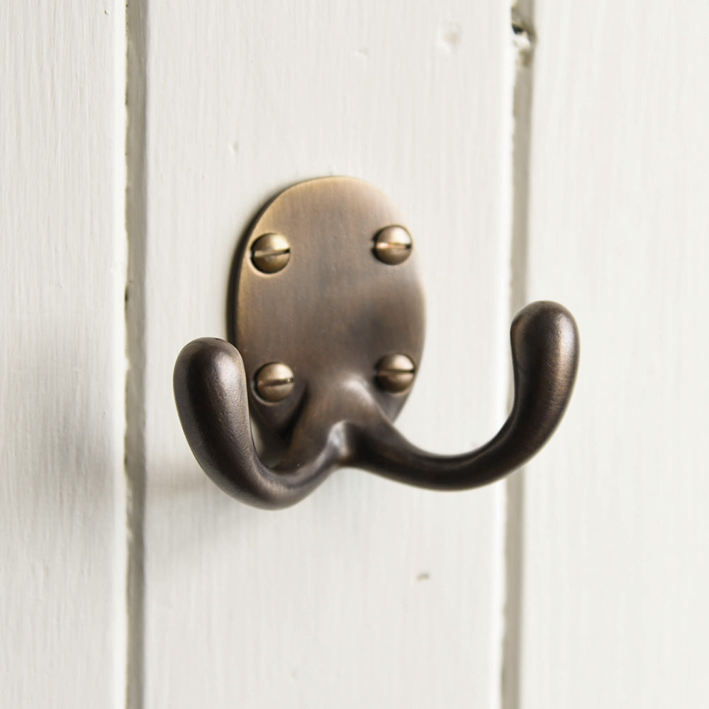 Vintage Distressed Antique Brass Double Coat Hook - Heavy Duty Wall Mounted Hanger for Robes, Hats & Bags - Perfect for Bedroom, Bathroom & Entryway Organization