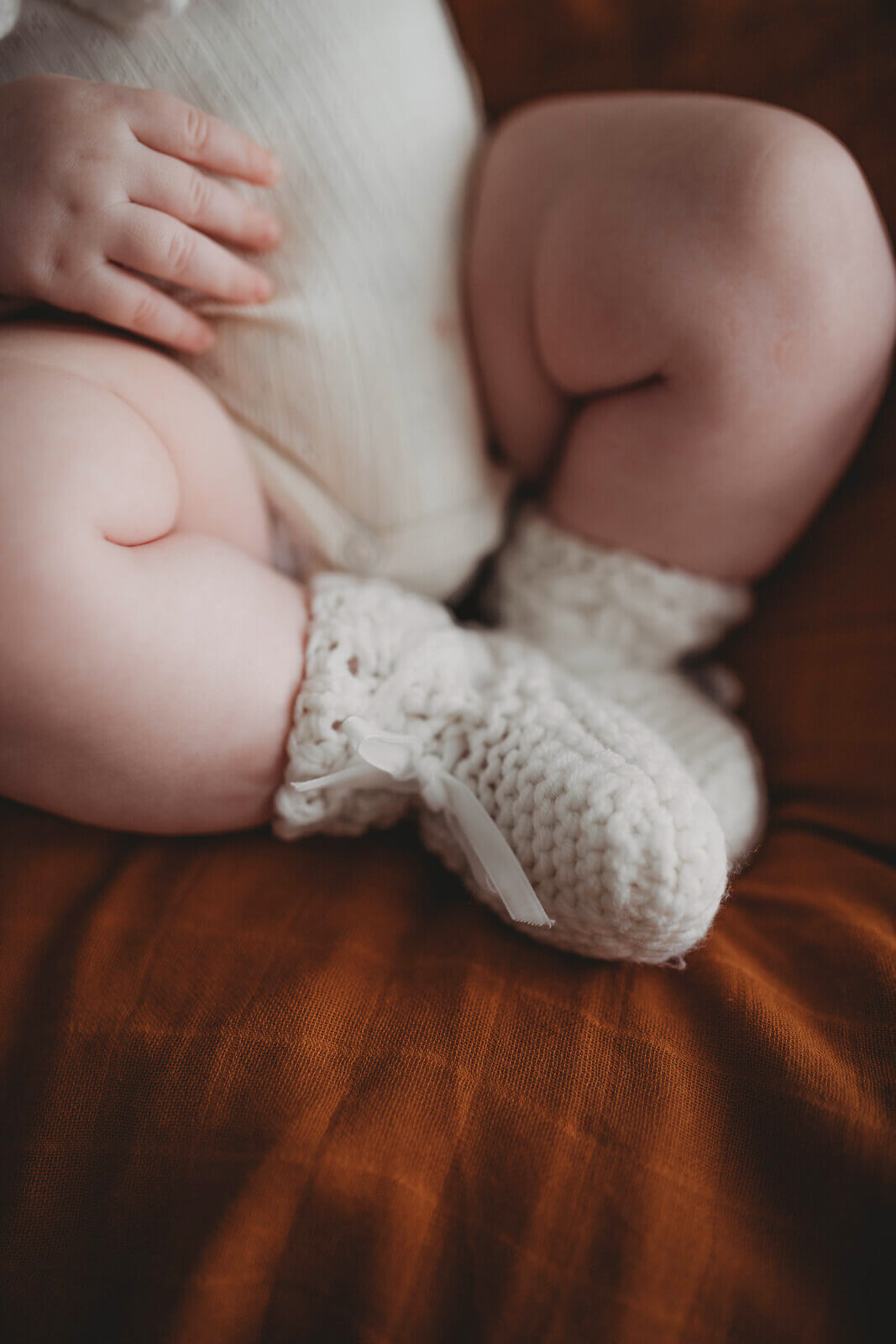 Snuggle Hunny Merino Wool Bonnet & Booties Set for Baby - Ivory | Soft & Warm Newborn Winter Accessories for Photo Shoots & Outdoor Adventures
