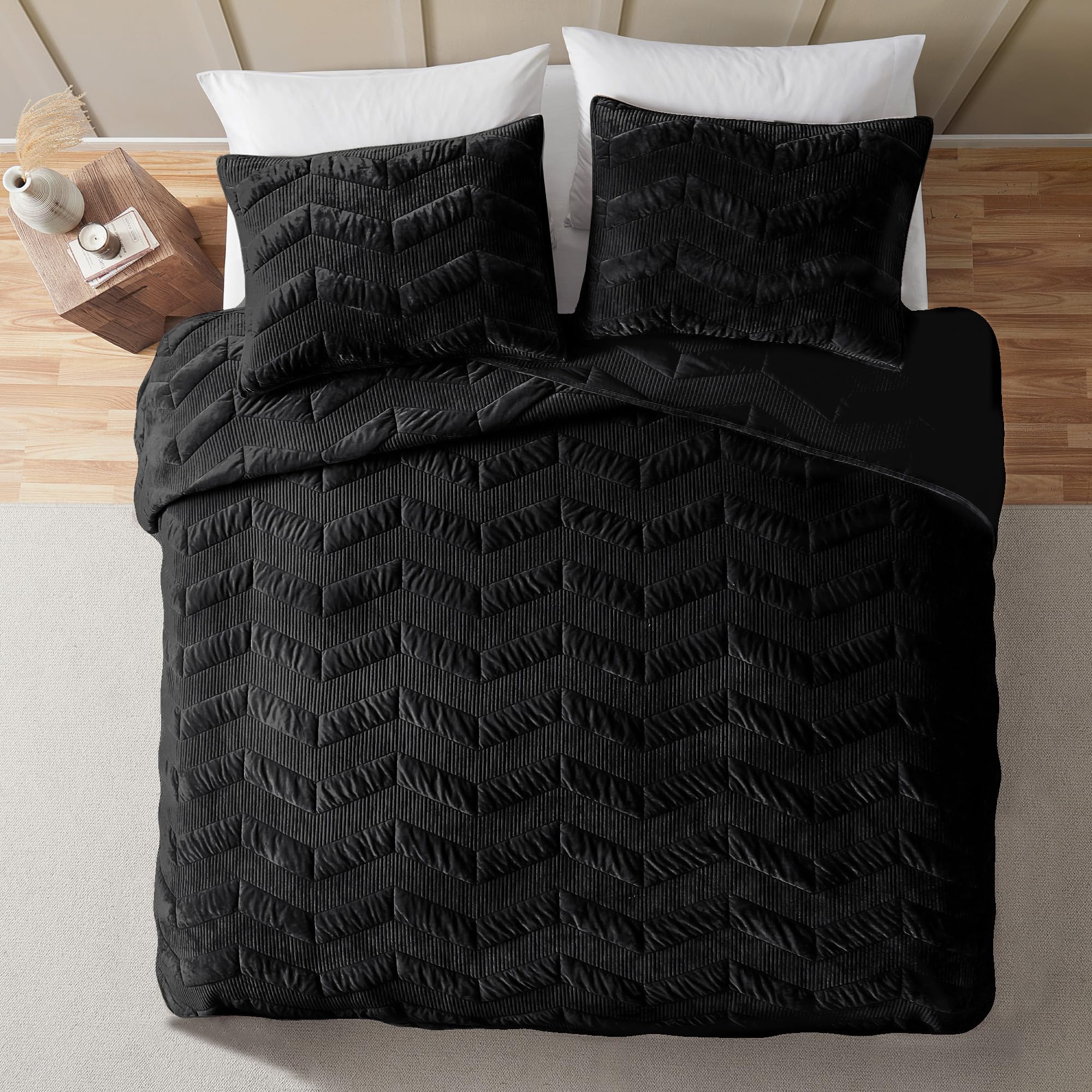 SHALALA Velvet Quilt Set Queen Size - Ultra Soft Luxury Lightweight Summer Comforter Set with Geometric Pattern | Oversized Bedspread Coverlet Includes 2 Shams | All-Season Use for Bedroom Decor (Black, Full/Queen) - Perfect for Guest Rooms, Master Bedrooms & Cozy Home Styling