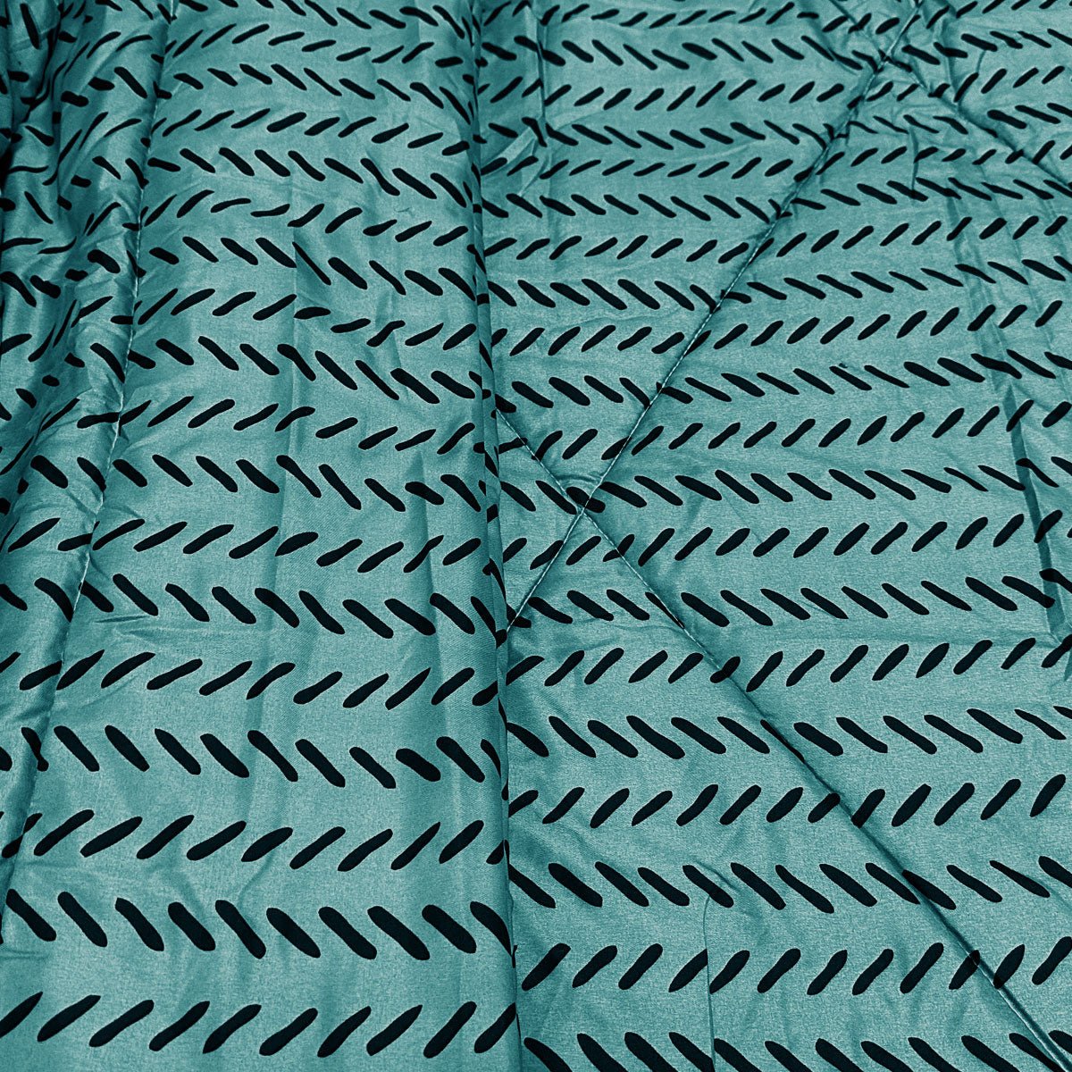 Hotel Living 3-Piece Lightweight Comforter Set Queen/King Size - Oscar Herringbone Pattern | Ultra Soft Bedding for Luxury Hotels & Cozy Home Bedrooms