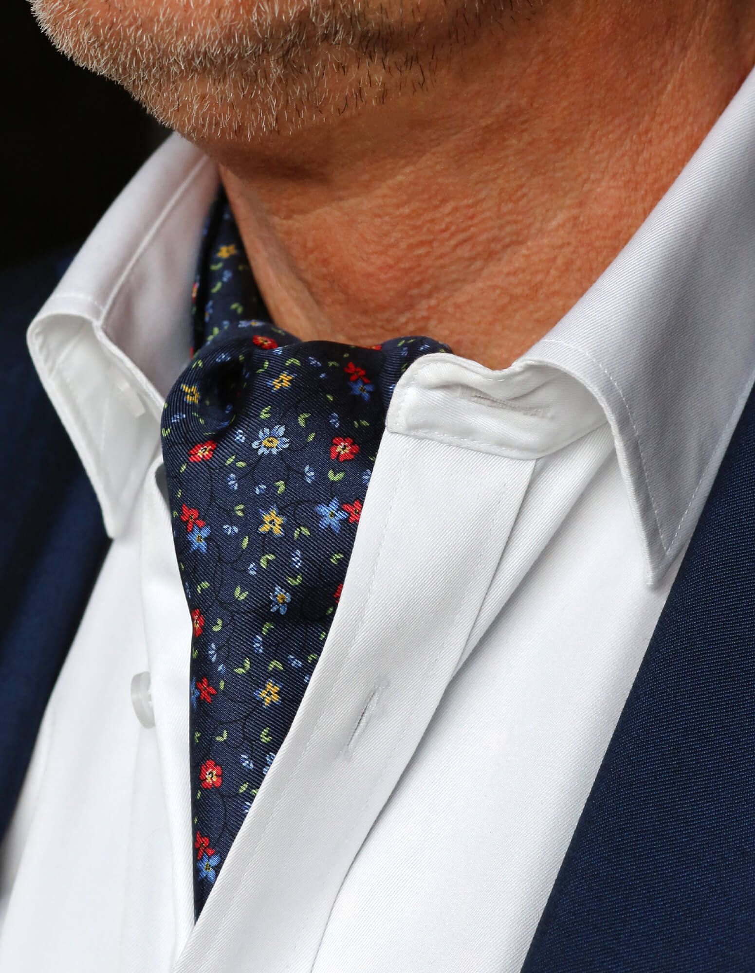 DÉCLIC Lugo Floral Ascot Tie for Men - Navy Blue Silk Necktie - Perfect for Weddings, Business Meetings & Formal Events