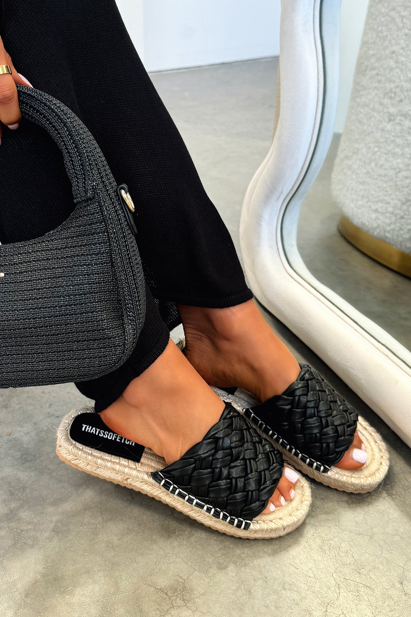 Premium Maldives Slides for Men & Women - Comfortable Black Beach Sandals for Summer, Pool, and Vacation - Ideal for Outdoor, Travel, and Relaxation