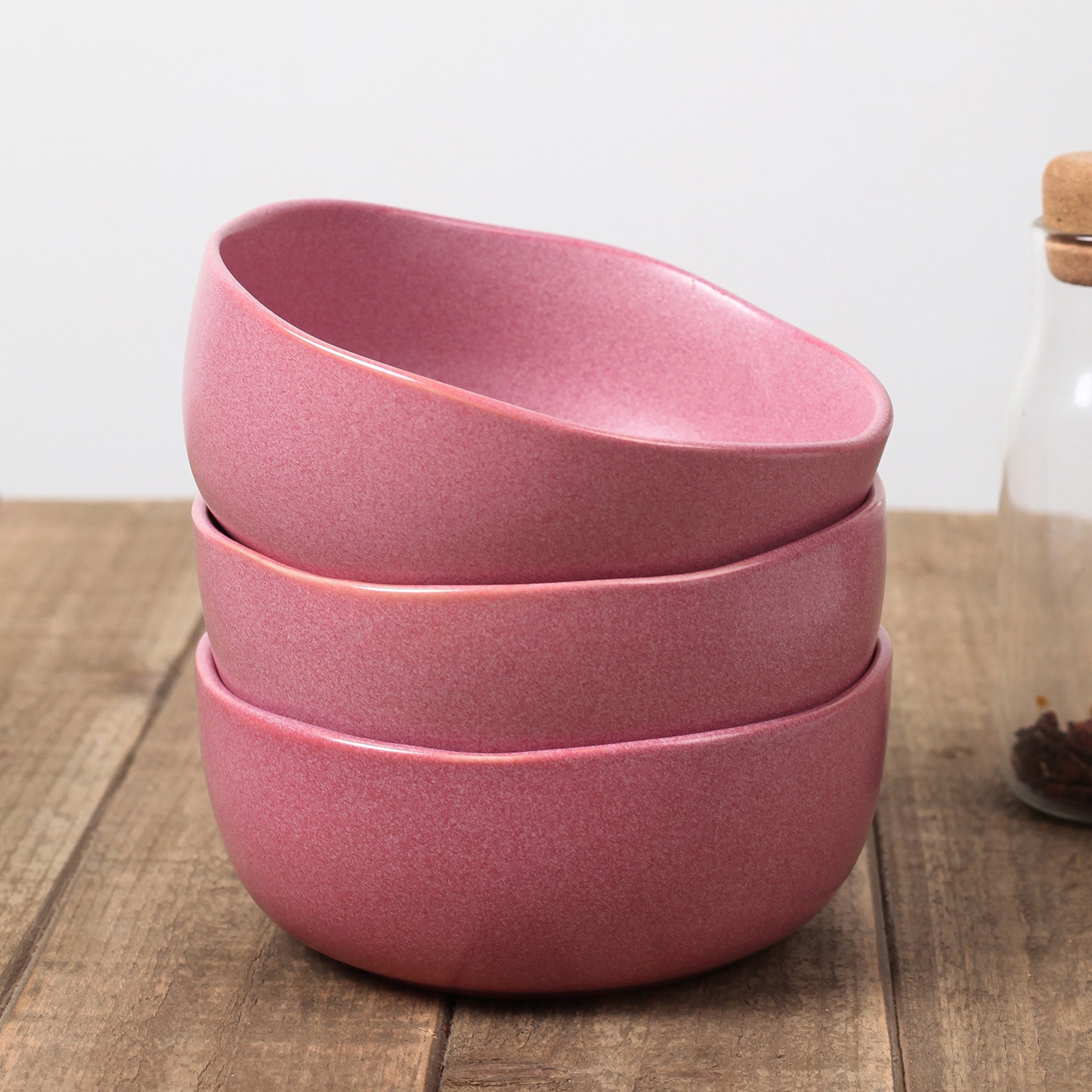 Premium Tom Stoneware Bowl - Pink & White Ceramic Serving Bowl for Soup, Salad, Pasta | Microwave & Dishwasher Safe | Perfect for Dining, Entertaining & Kitchen Decor